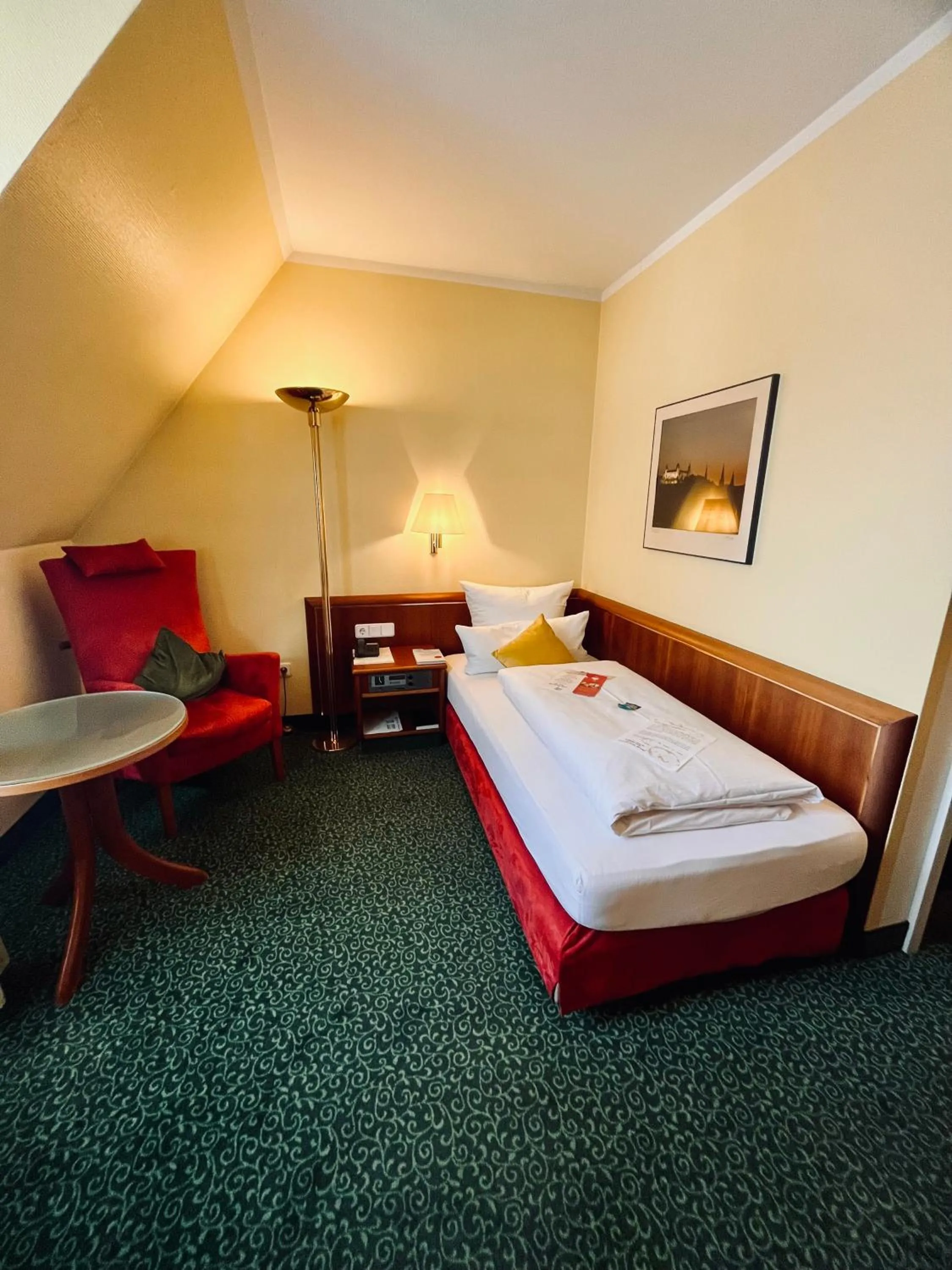 Bed in Hotel Weisses Lamm