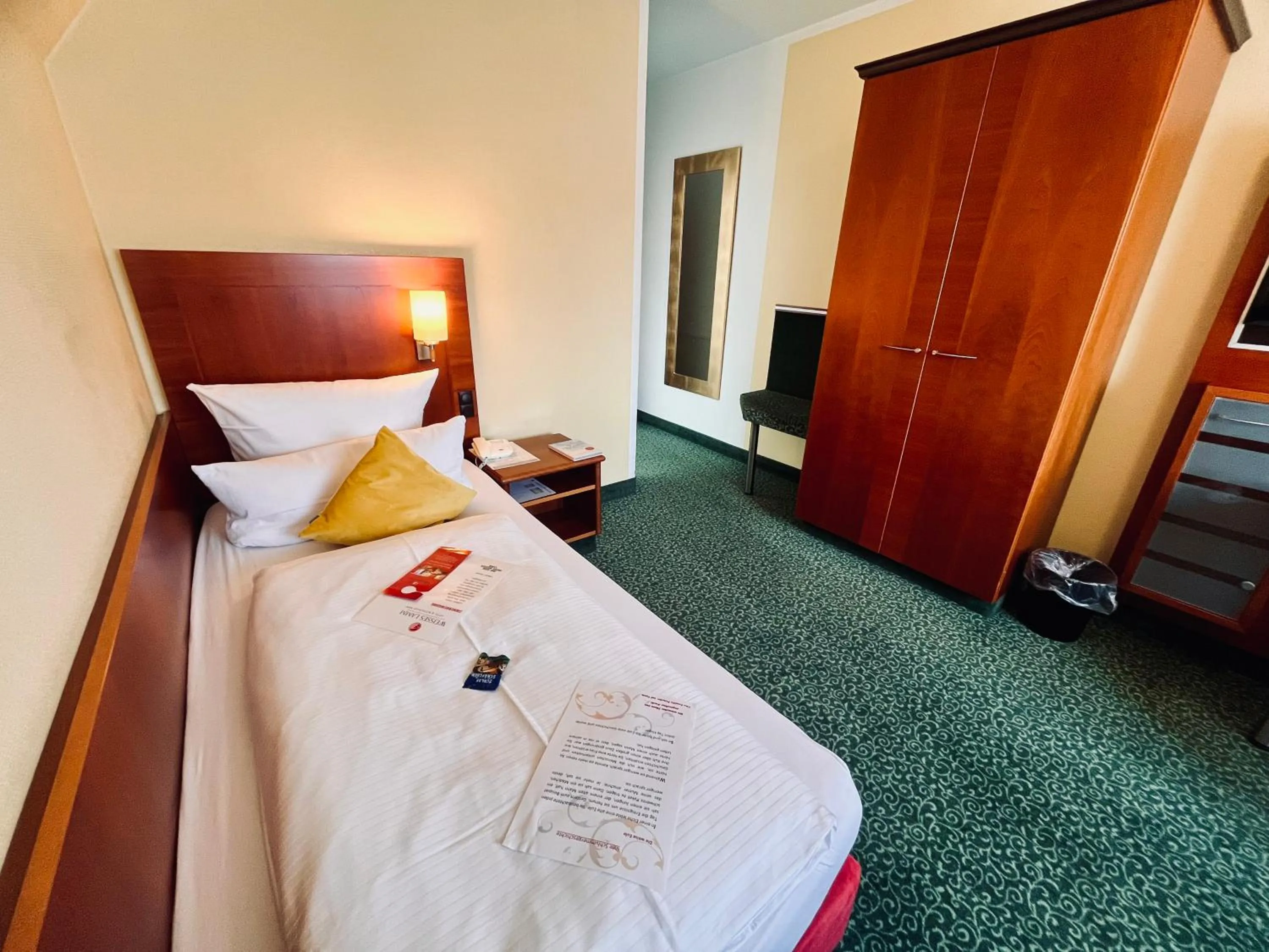 Bed in Hotel Weisses Lamm