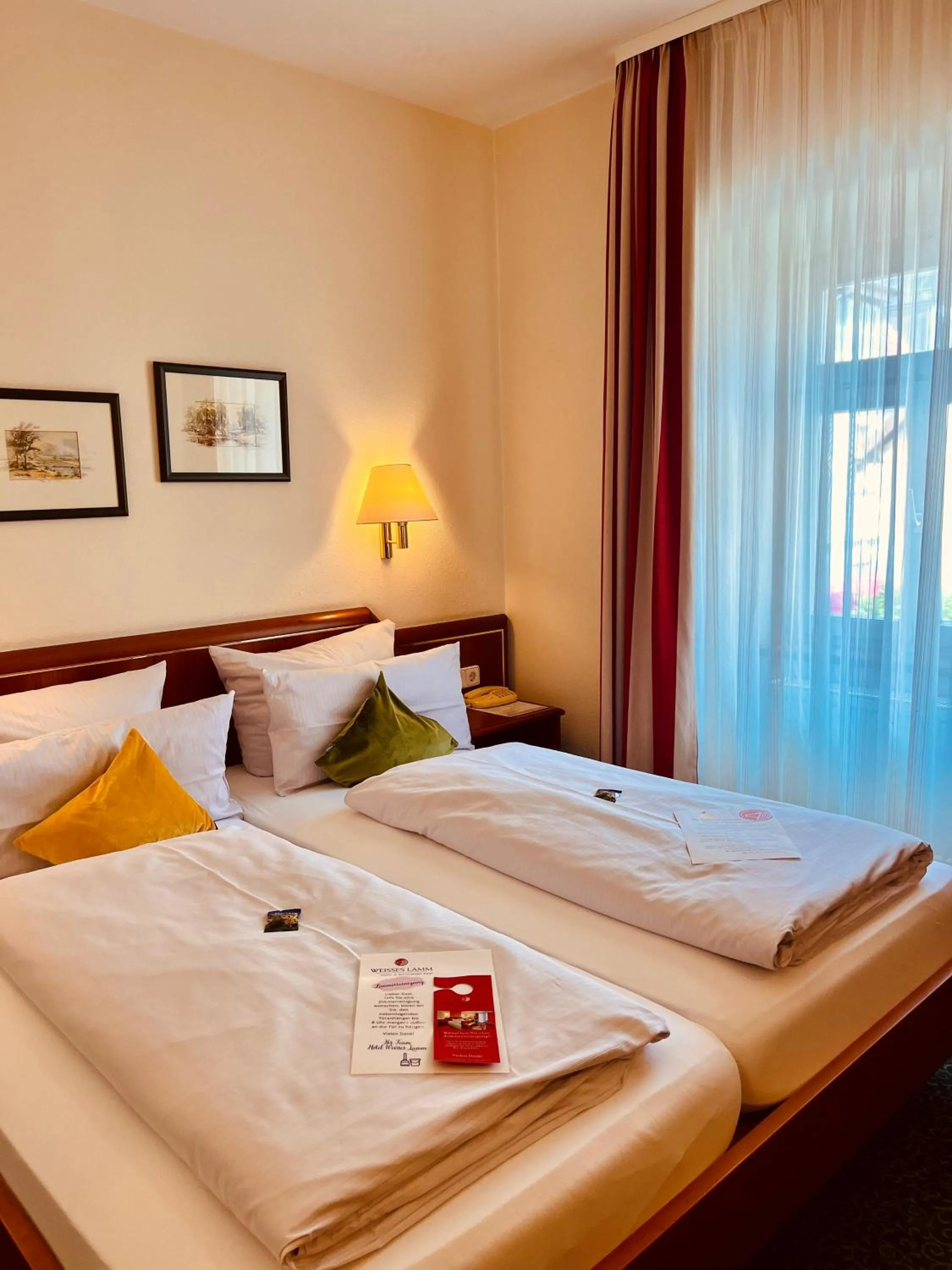 Bed in Hotel Weisses Lamm