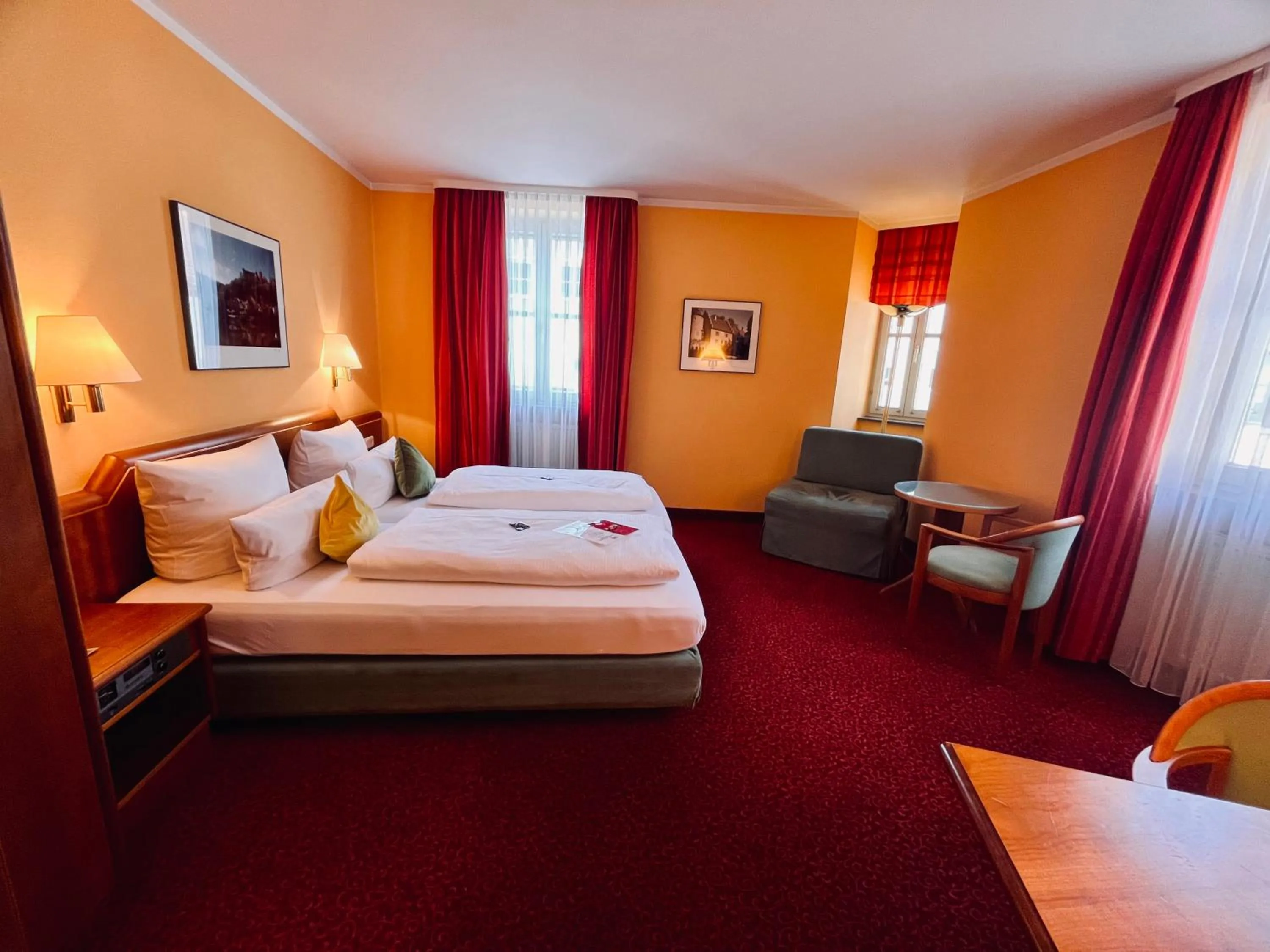 Bed in Hotel Weisses Lamm