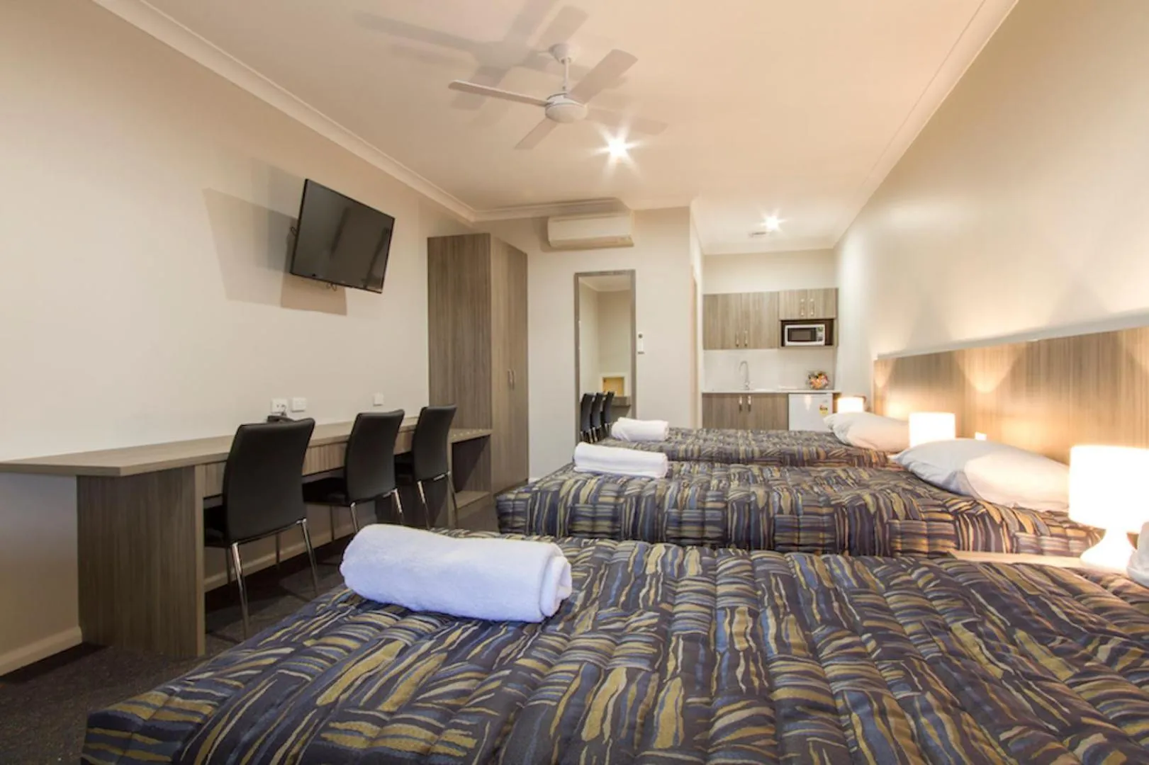 Bed in Harvest Lodge Motel - Gunnedah