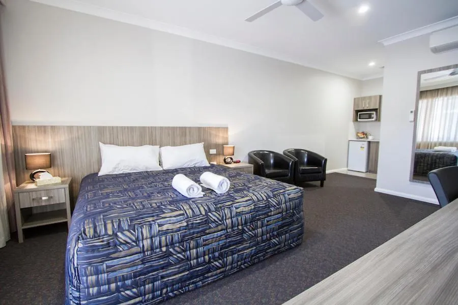Bed in Harvest Lodge Motel - Gunnedah