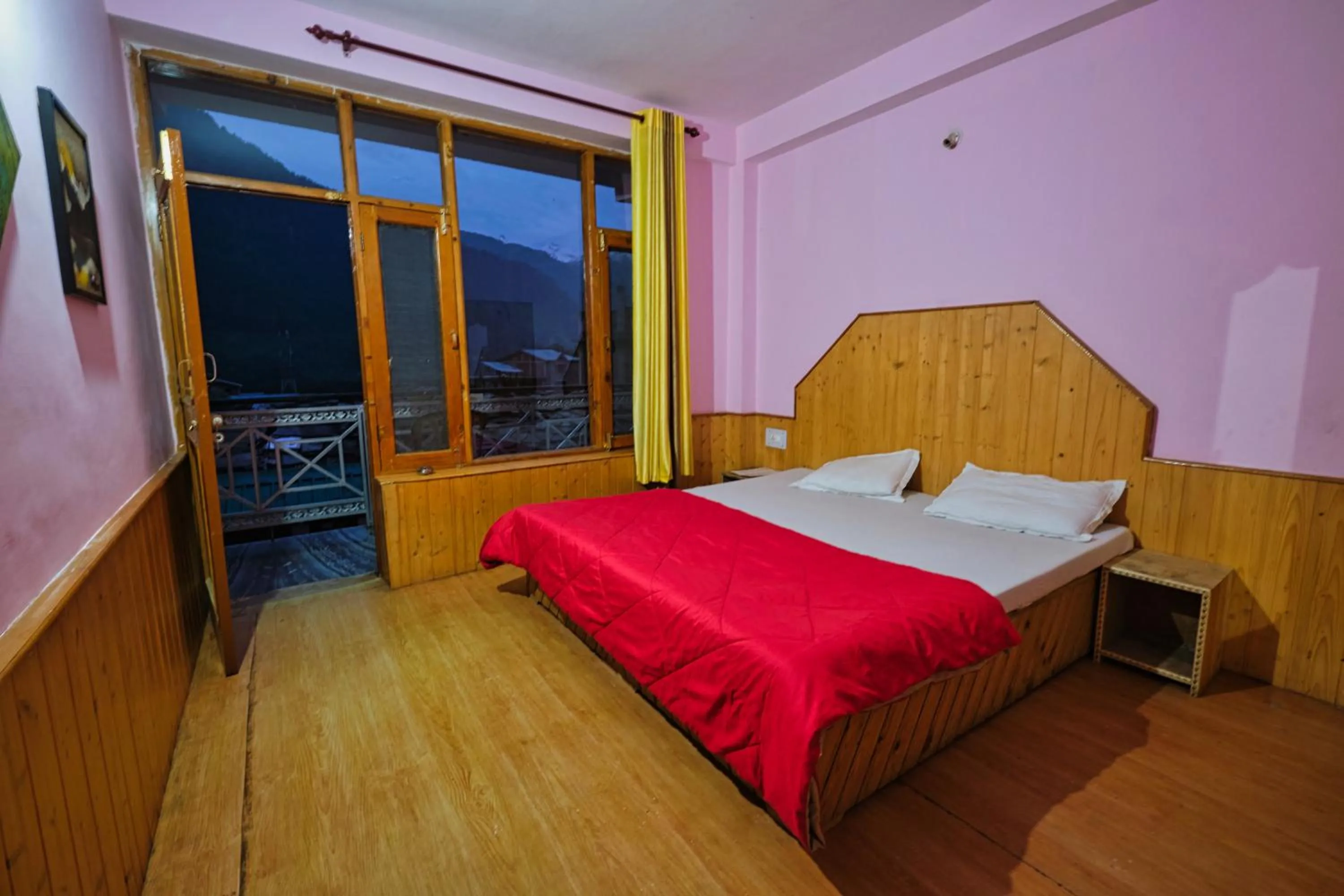 Bed in Voyageur Nest