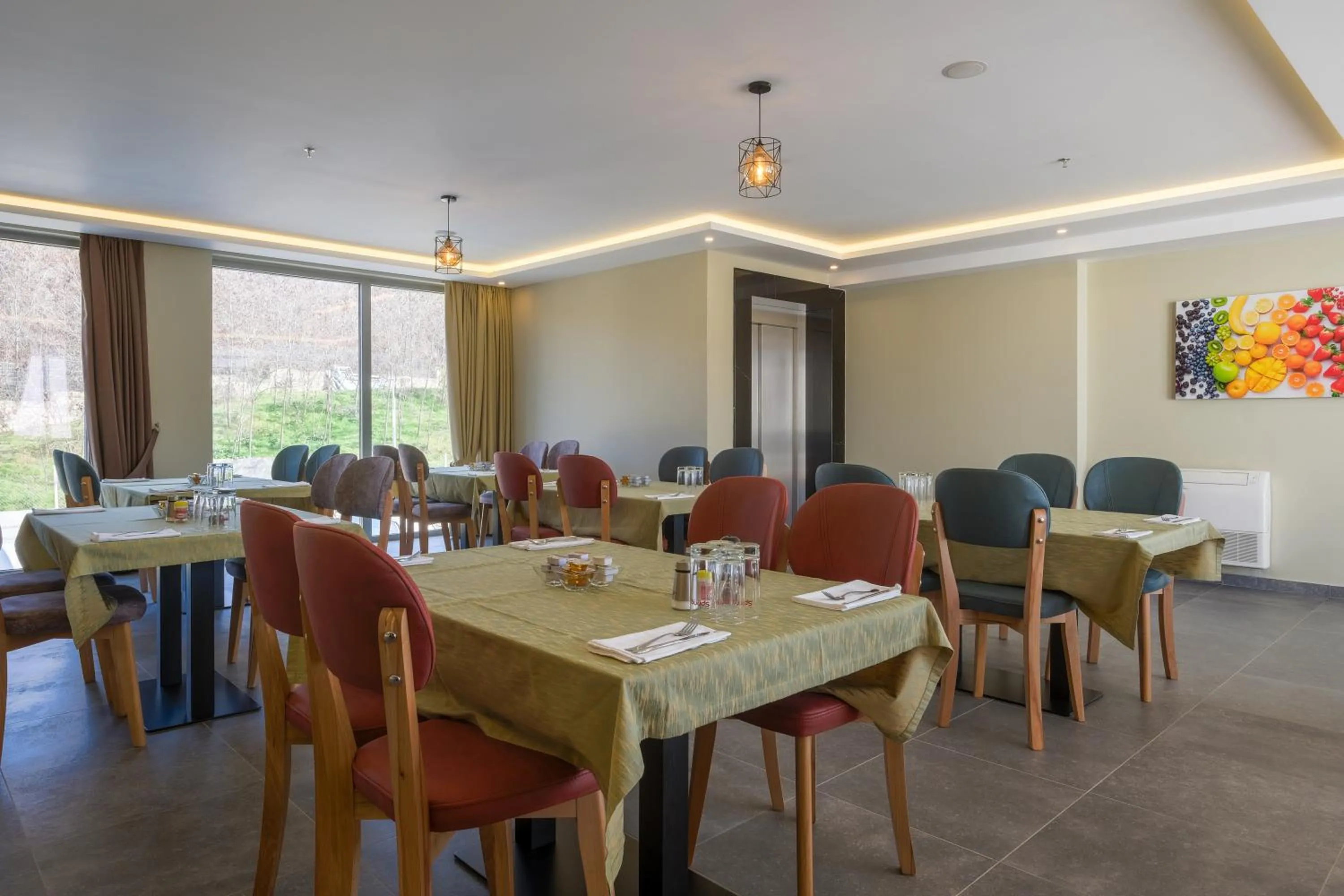 Restaurant/places to eat in Royal East Resort