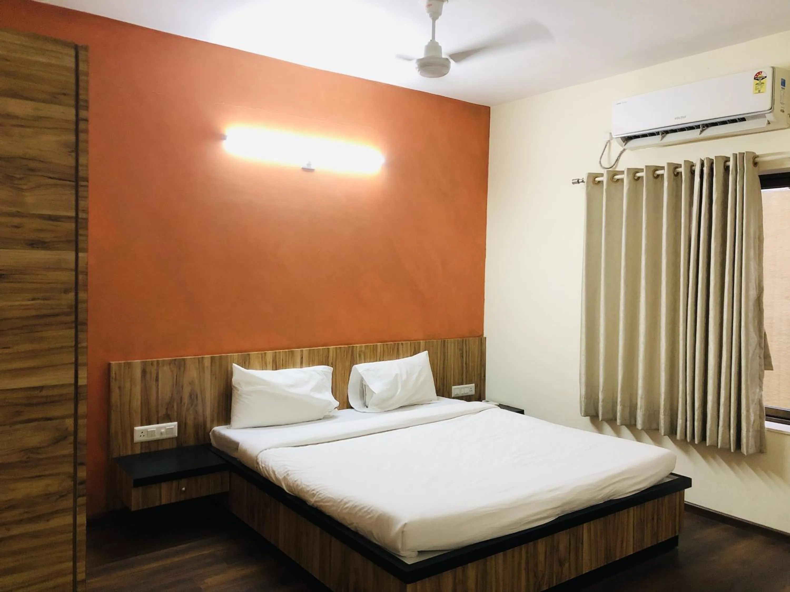 Bedroom, Bed in WOODS - Mangalyam Meadows