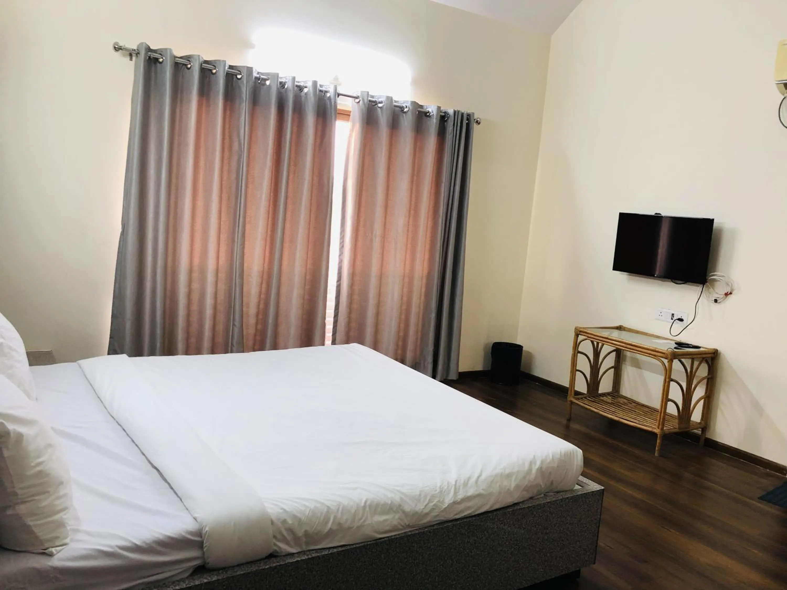 Bedroom, Bed in WOODS - Mangalyam Meadows