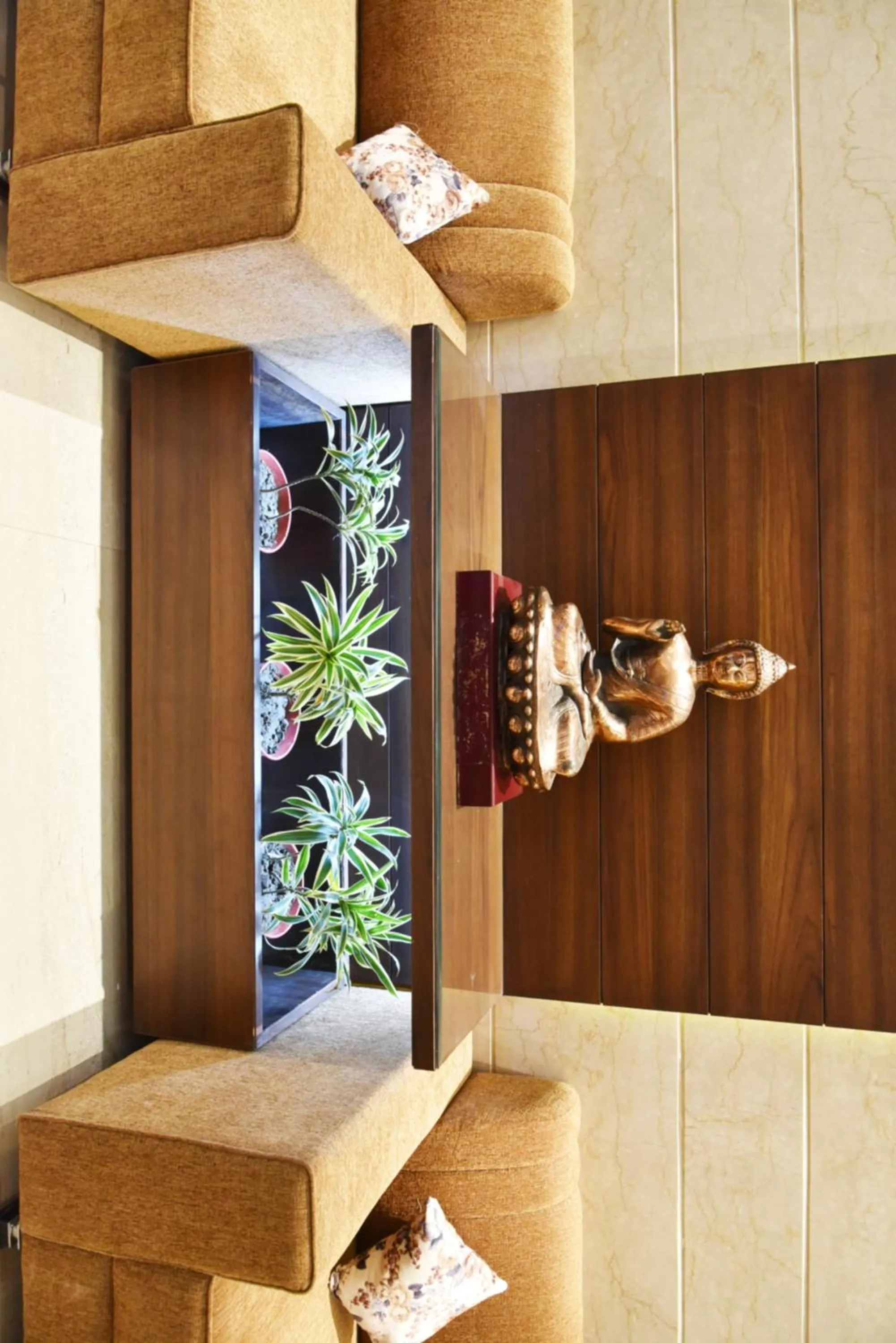 Lobby or reception in Hotel Hollywood Heights near Railway station