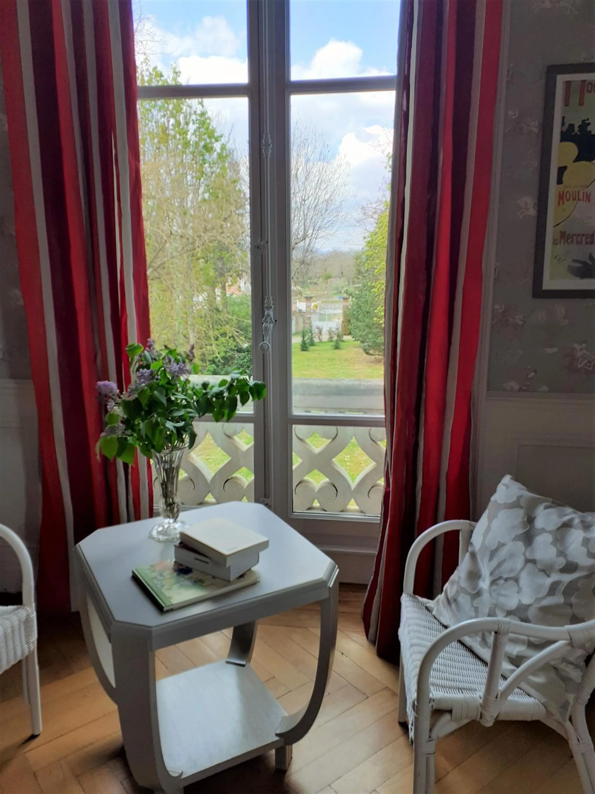 Garden view in Domaine du Perrier