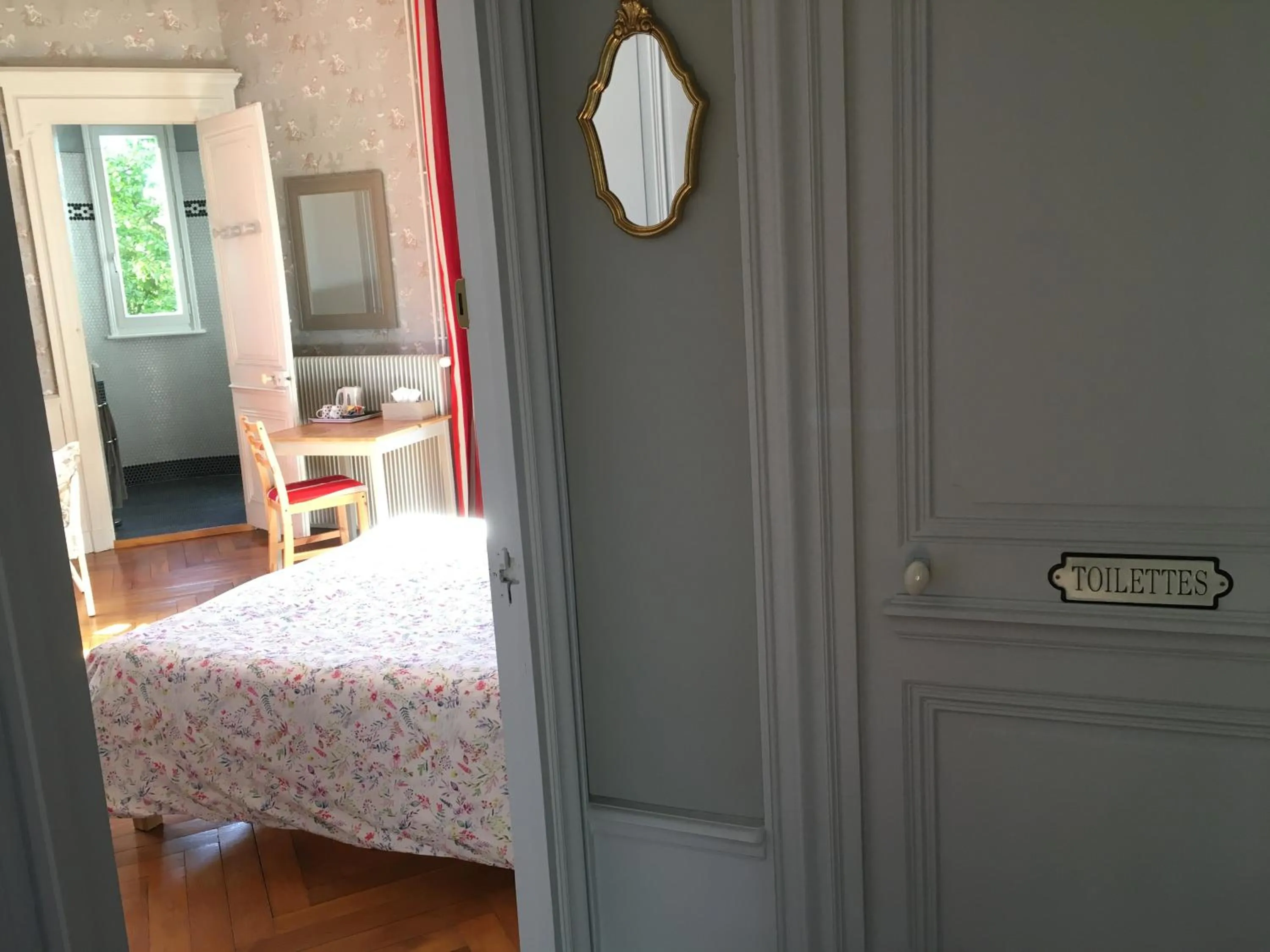 Property building, Bed in Domaine du Perrier