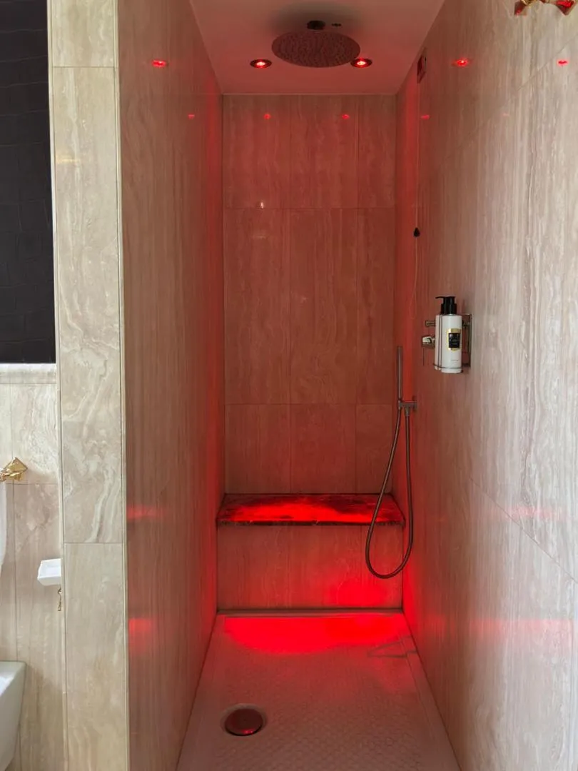 Shower in Hotel Niccolo' V - Terme dei Papi