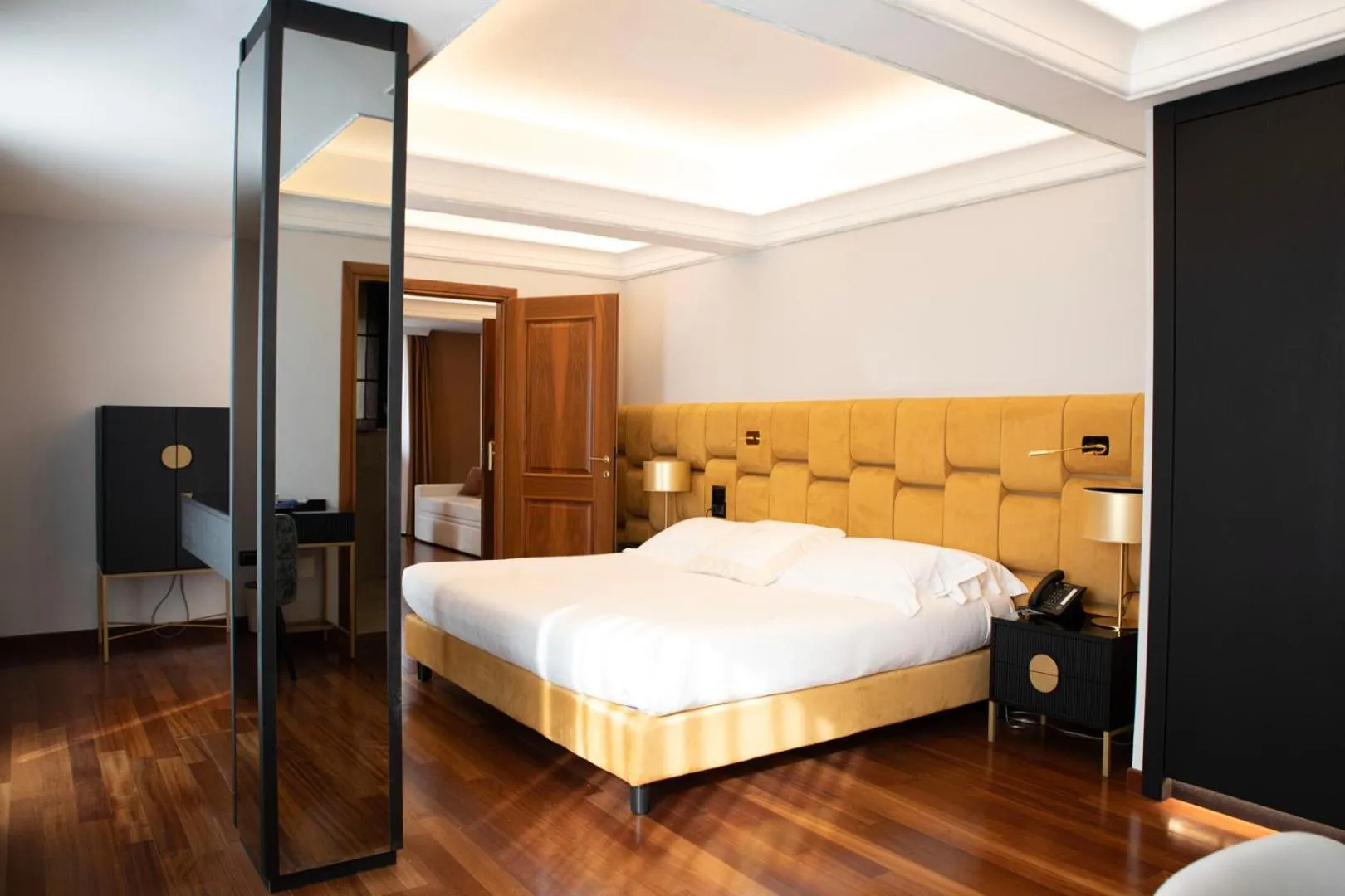 Bedroom, Bed in Hotel Niccolo' V - Terme dei Papi