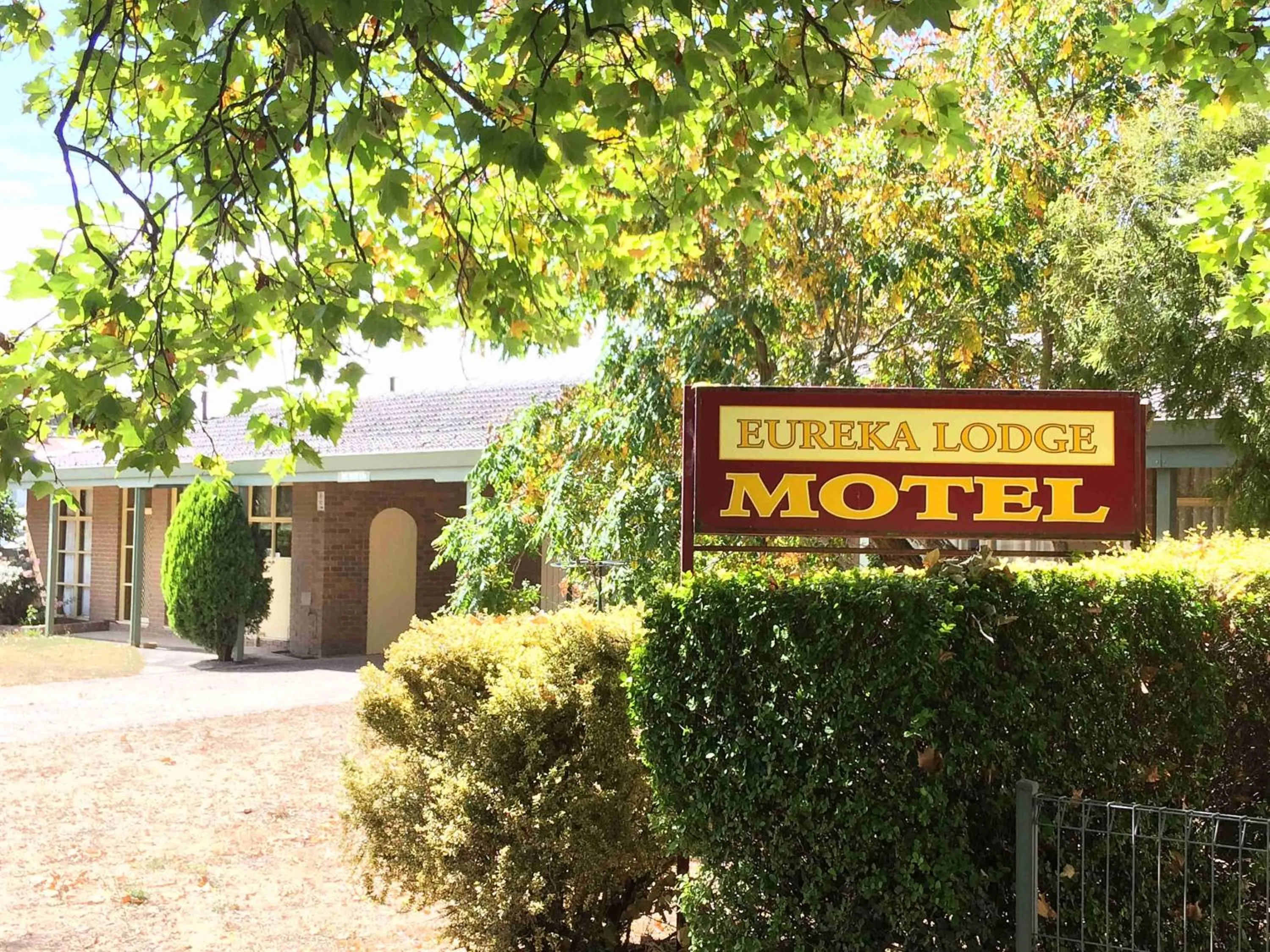 Property logo or sign in Ballarat Eureka Lodge Motel