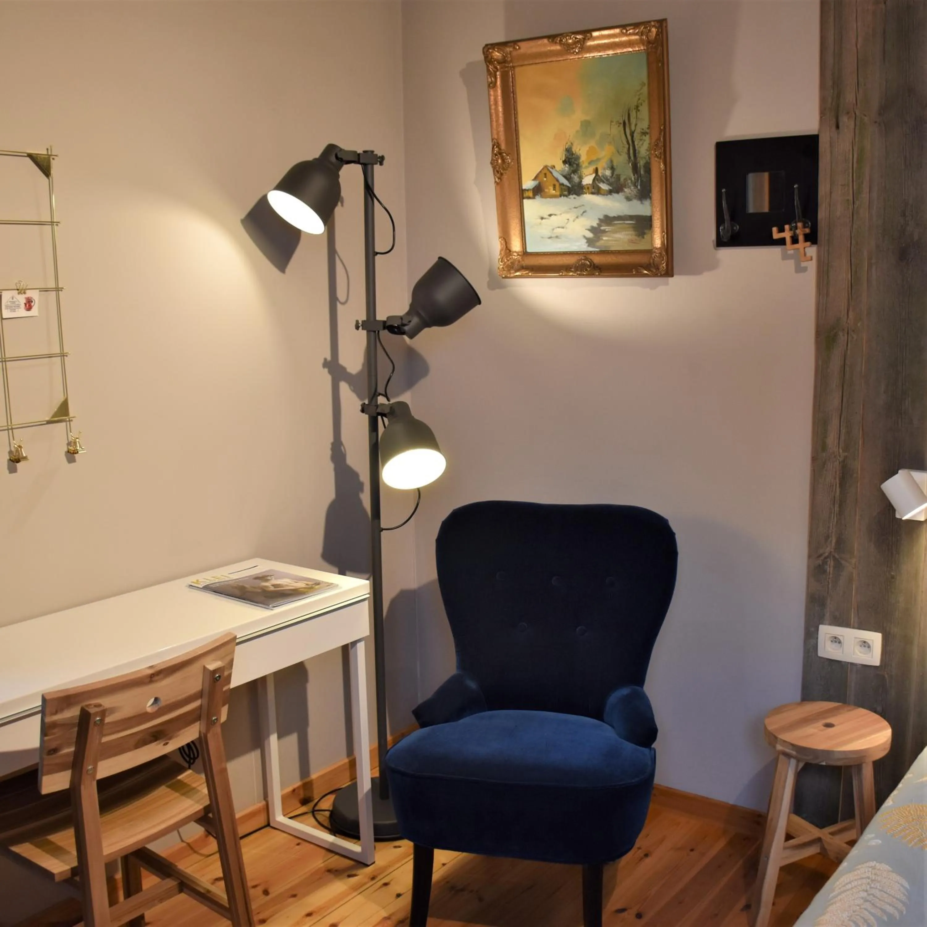 Seating area in B&B Stefans Pottery