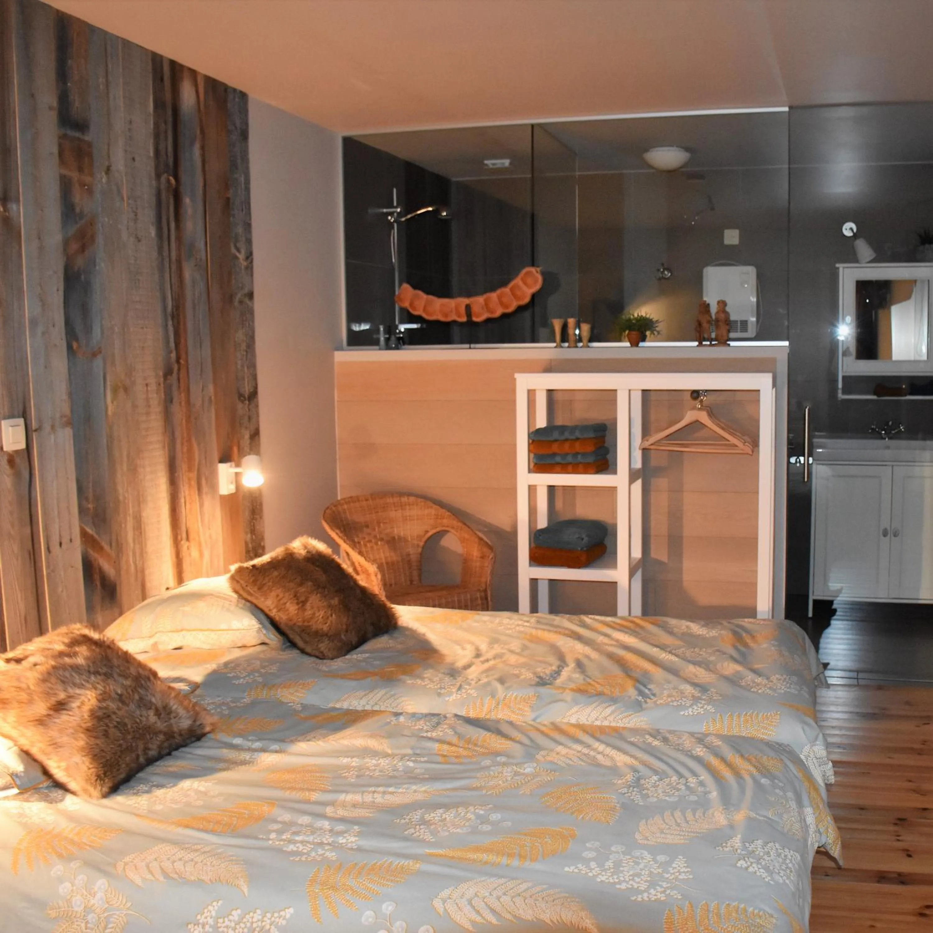 Bed in B&B Stefans Pottery