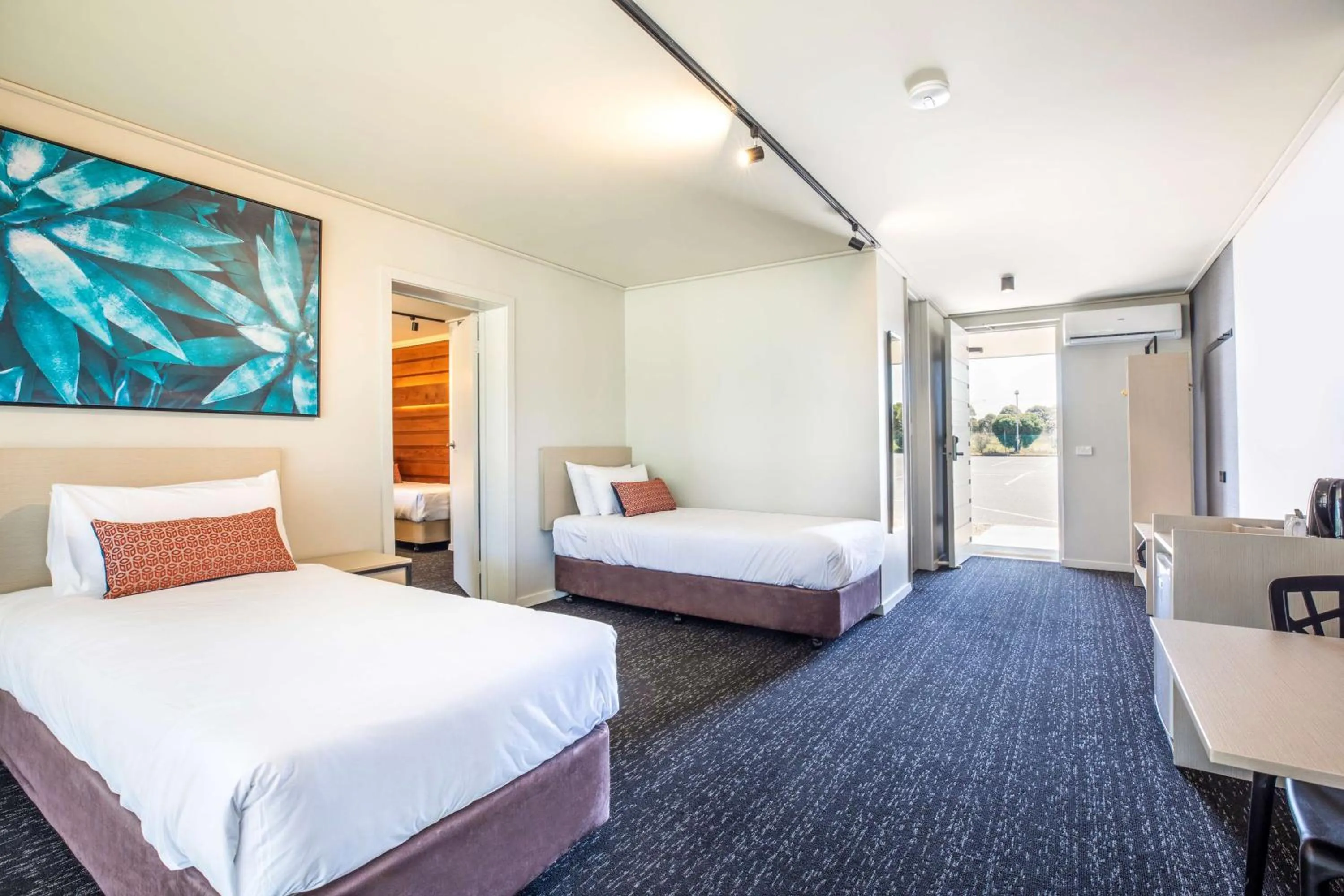 Bedroom, Bed in Nightcap at Gateway Hotel