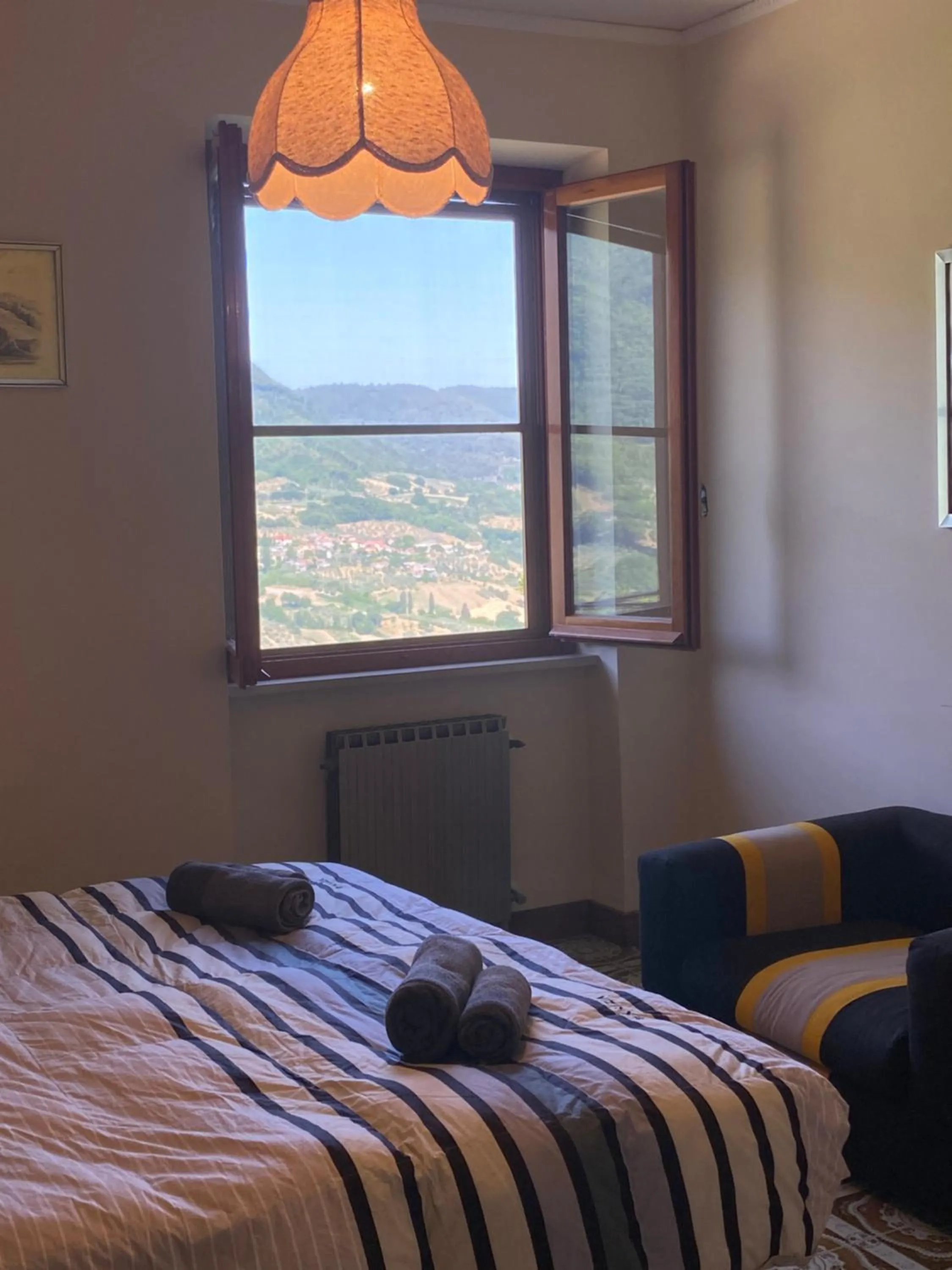 Photo of the whole room, Bed in B&B Rox e Claudia