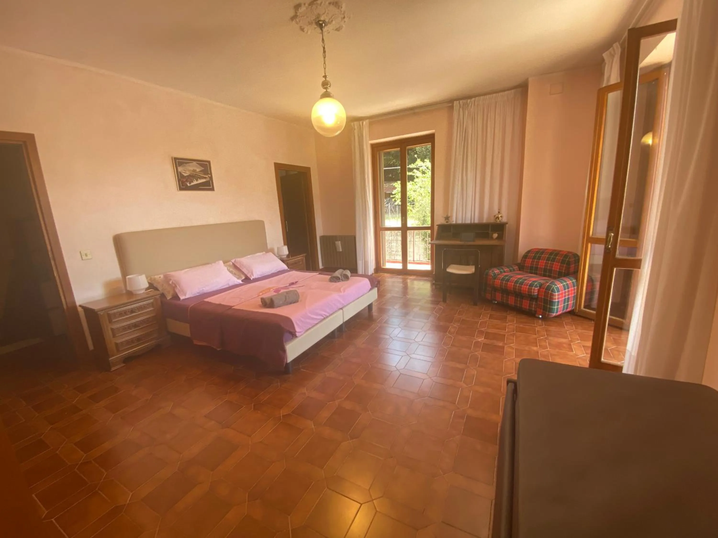 Photo of the whole room, Bed in B&B Rox e Claudia