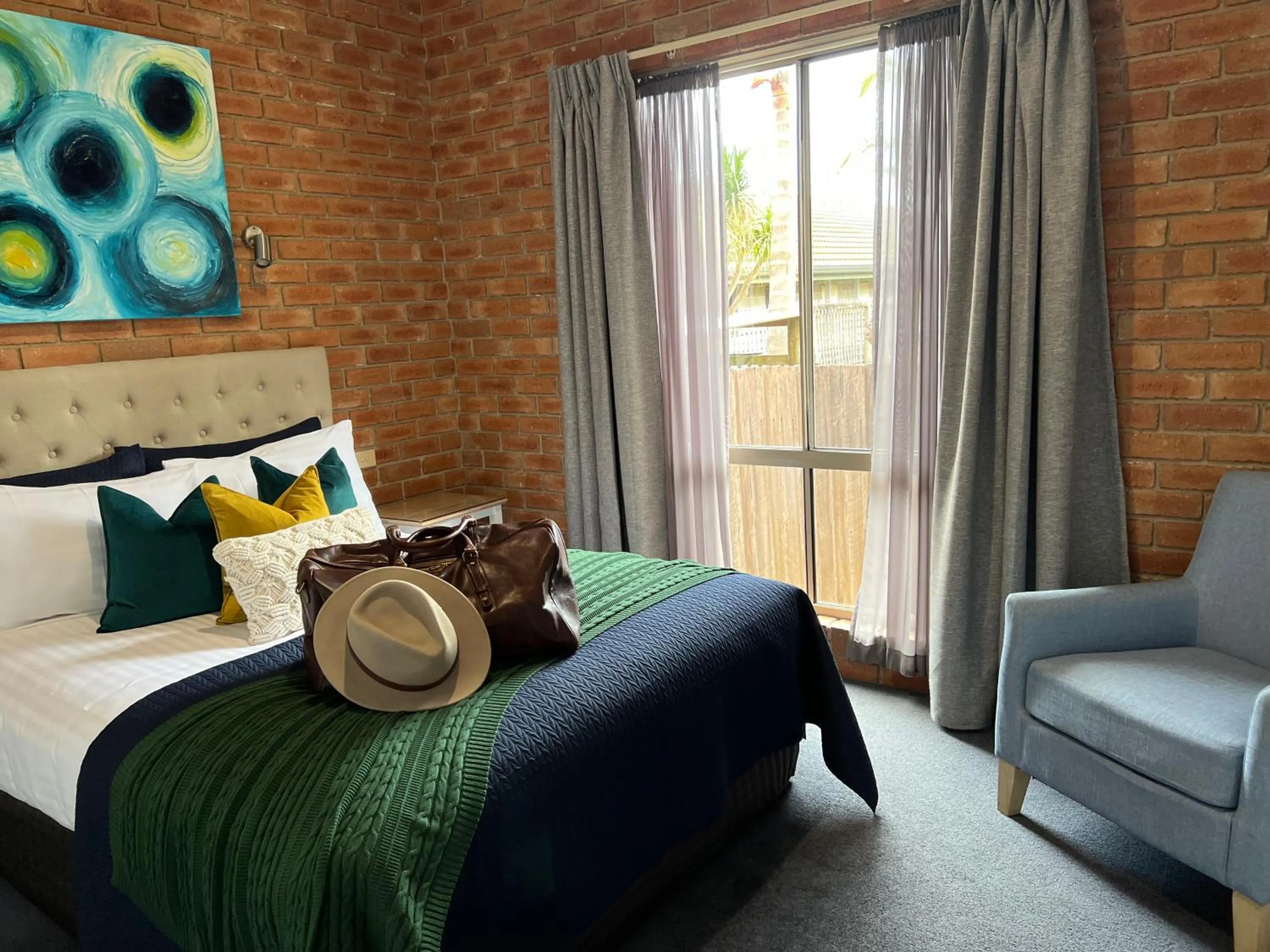 Two-Bedroom Apartment Spa Bath in Coastal Waters Motor Inn