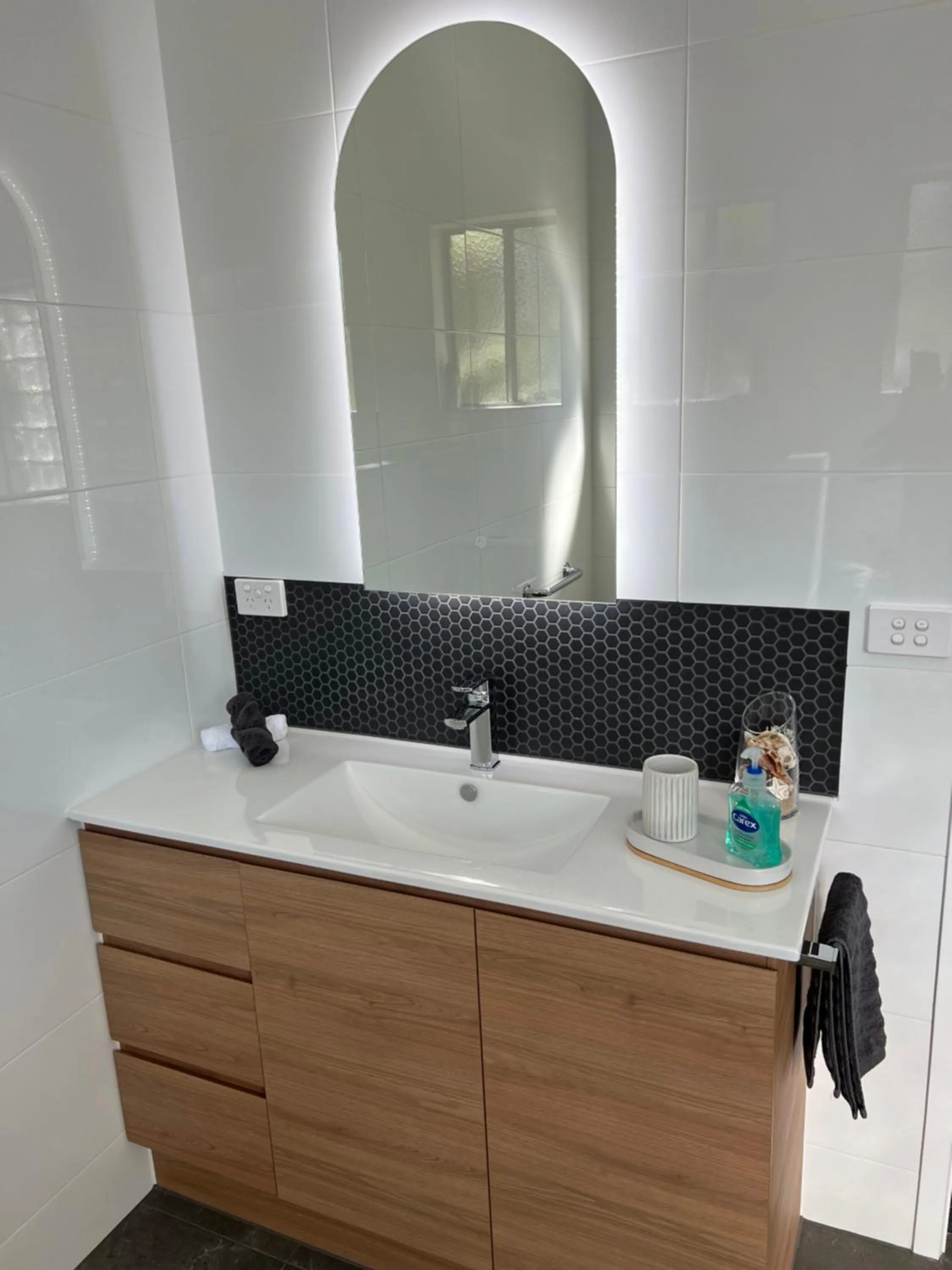 Bathroom in Coastal Waters Motor Inn