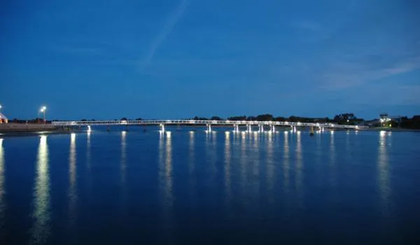 Area and facilities in The Lakes Apartments