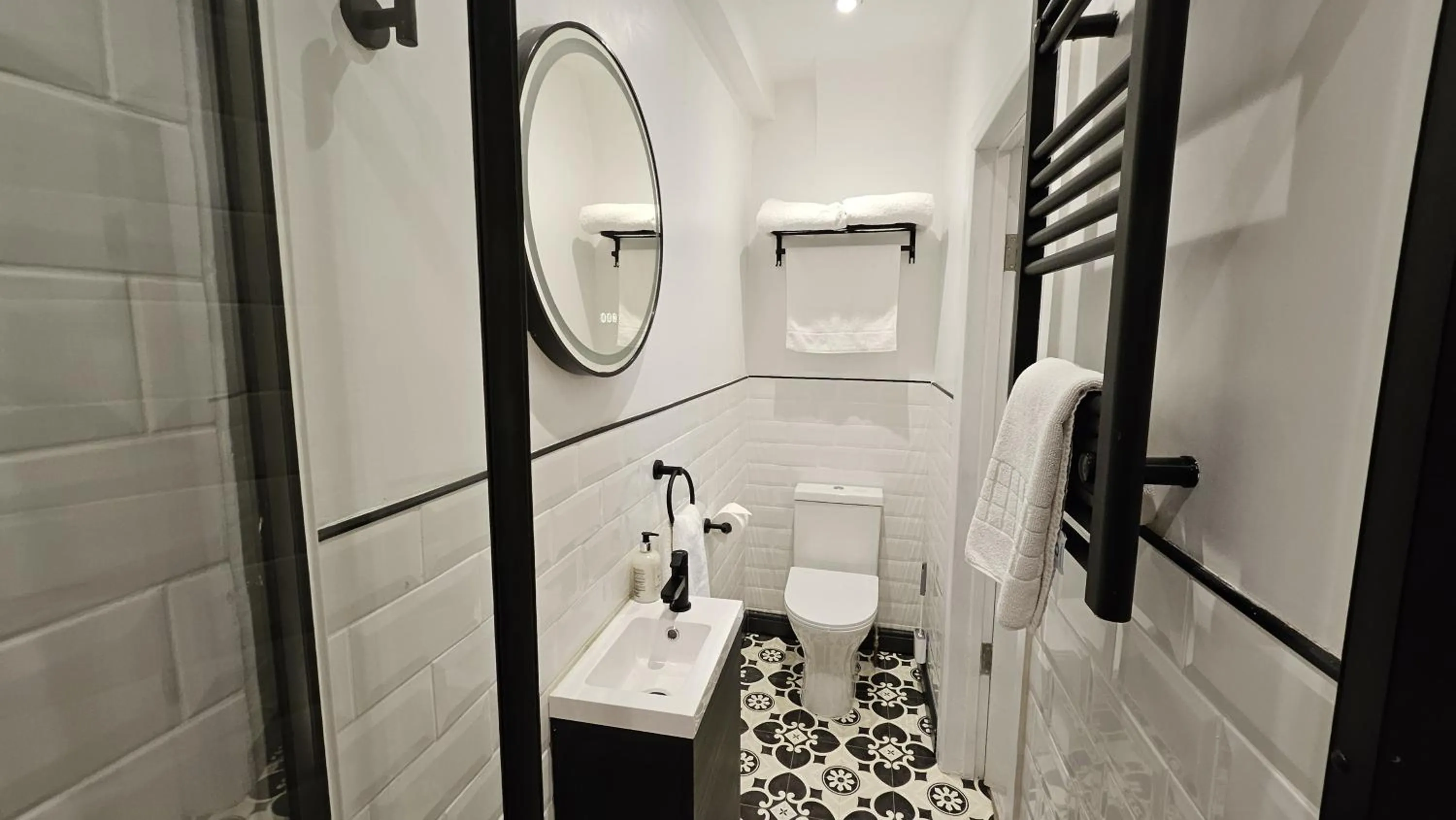 Toilet in Saltwater Guest House