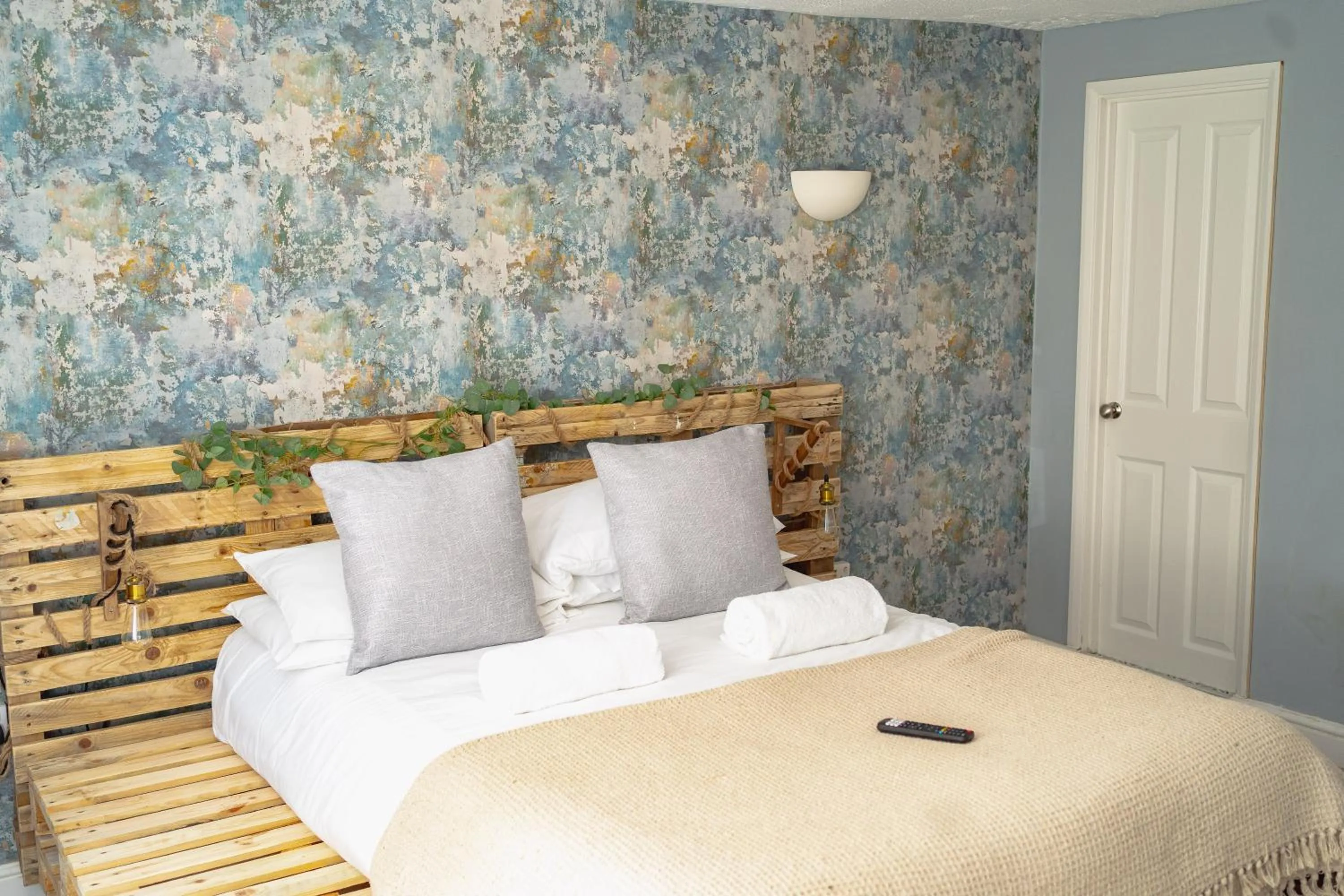 Bed in Saltwater Guest House