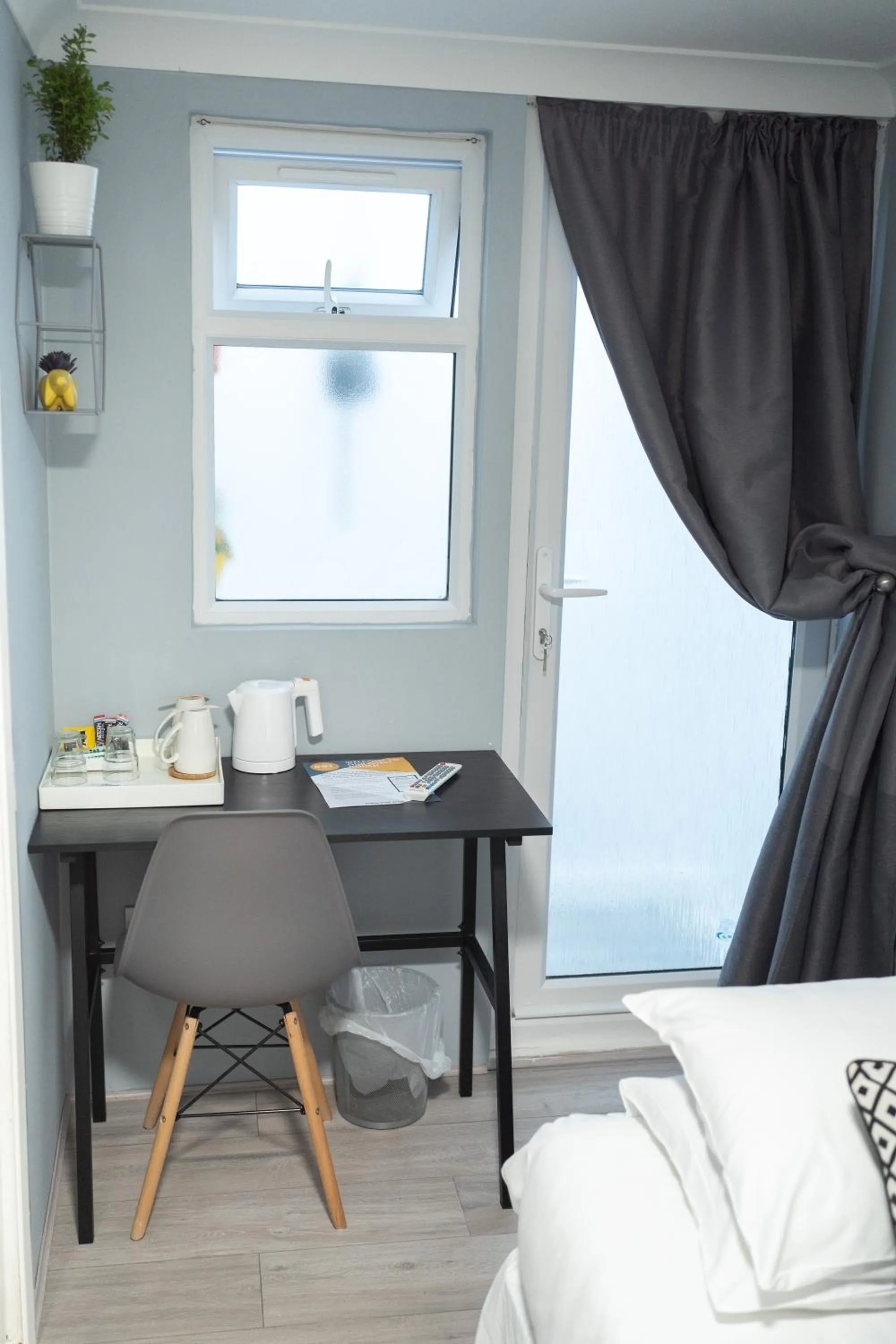 Coffee/tea facilities in Saltwater Guest House