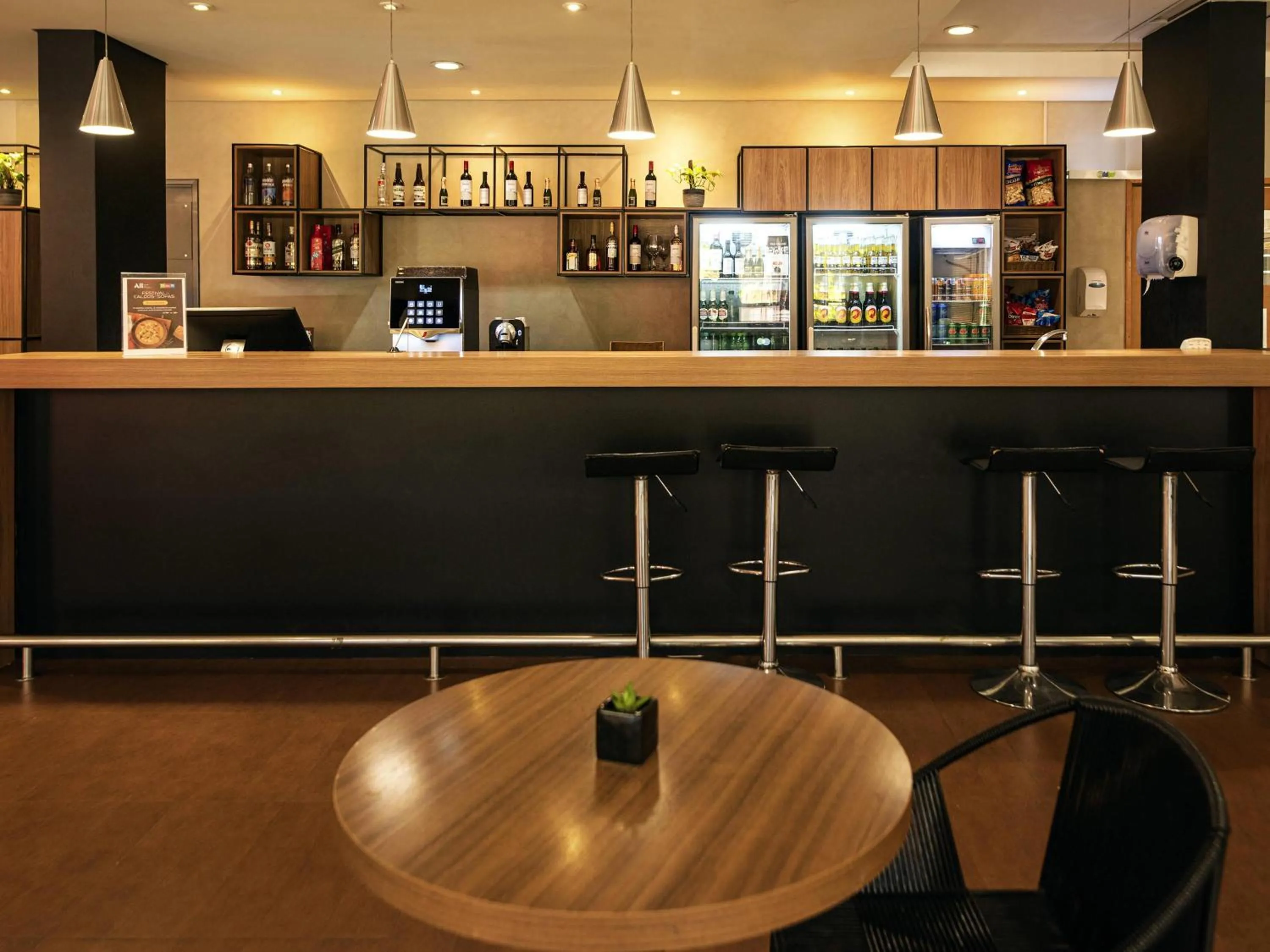 Lounge or bar in ibis Betim