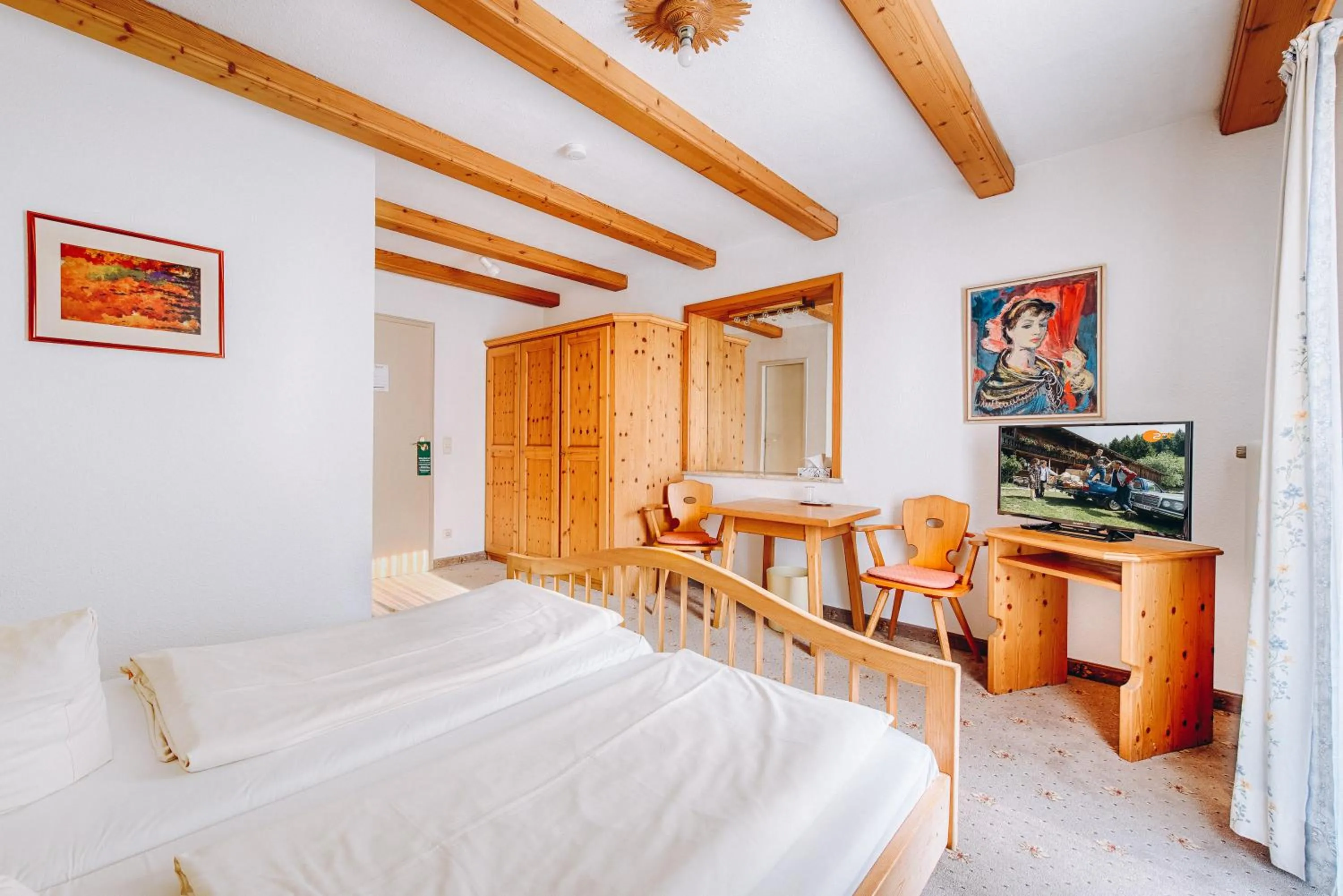 Photo of the whole room, Bed in Hotel Garni Nuss