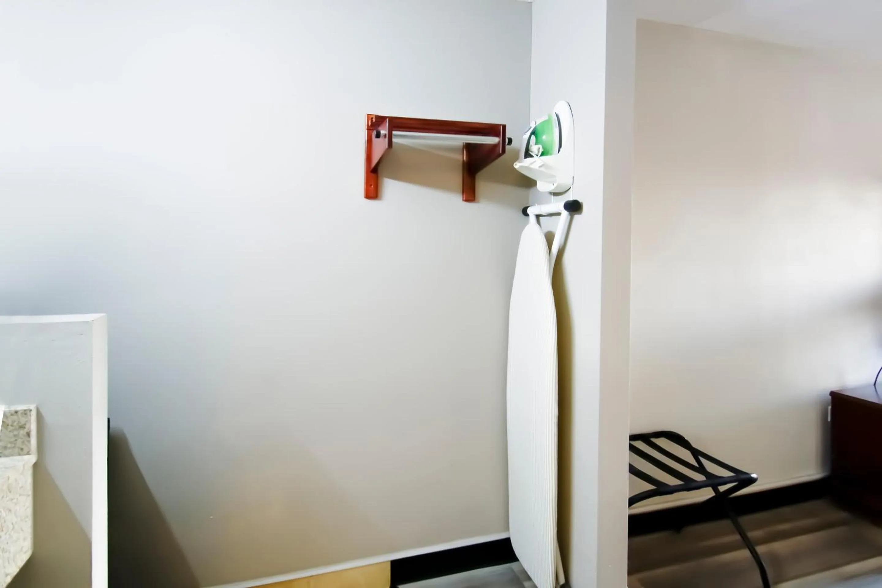 Bathroom in Cypress Inn & Suites Washington by OYO