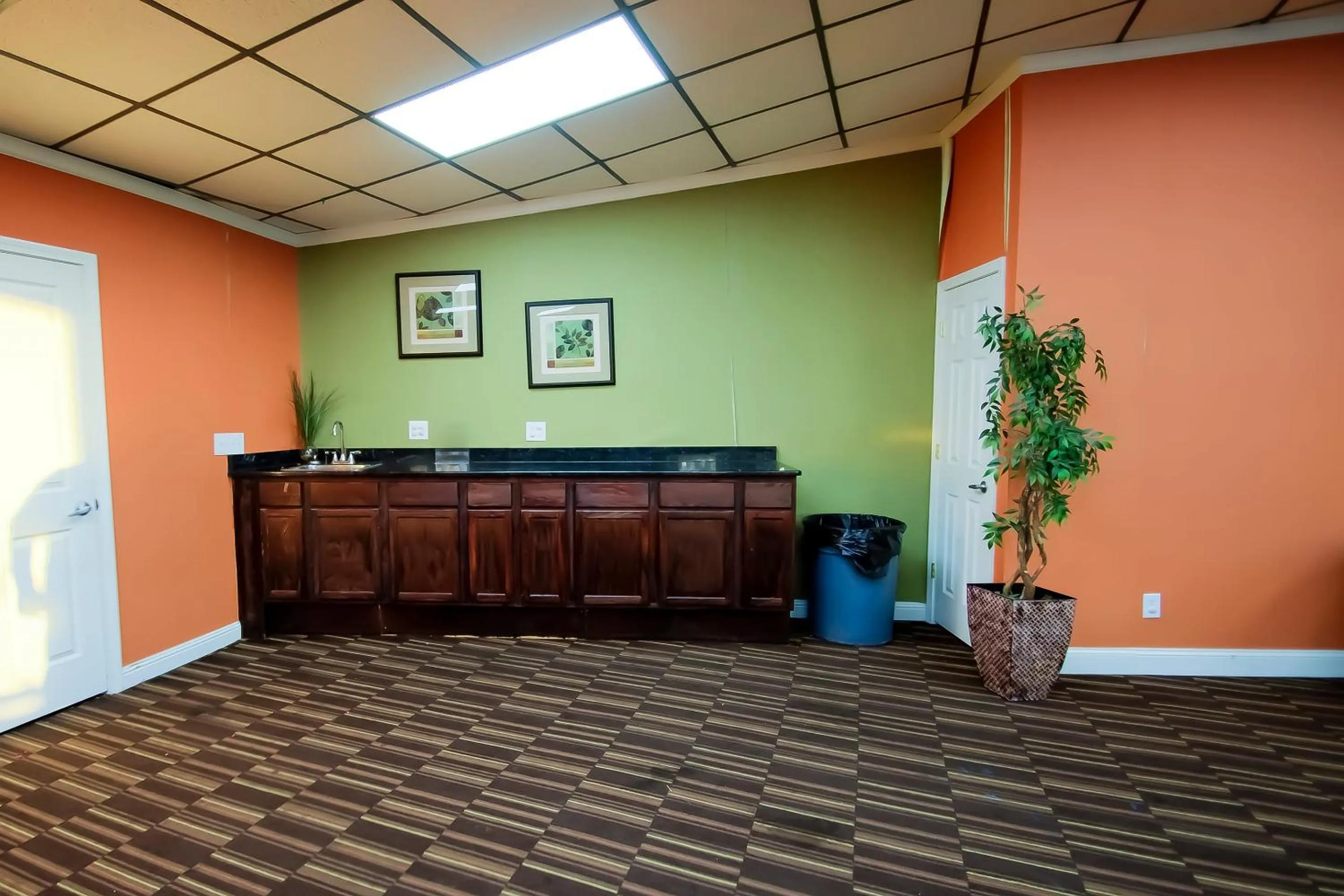 Business facilities in Cypress Inn & Suites Washington by OYO
