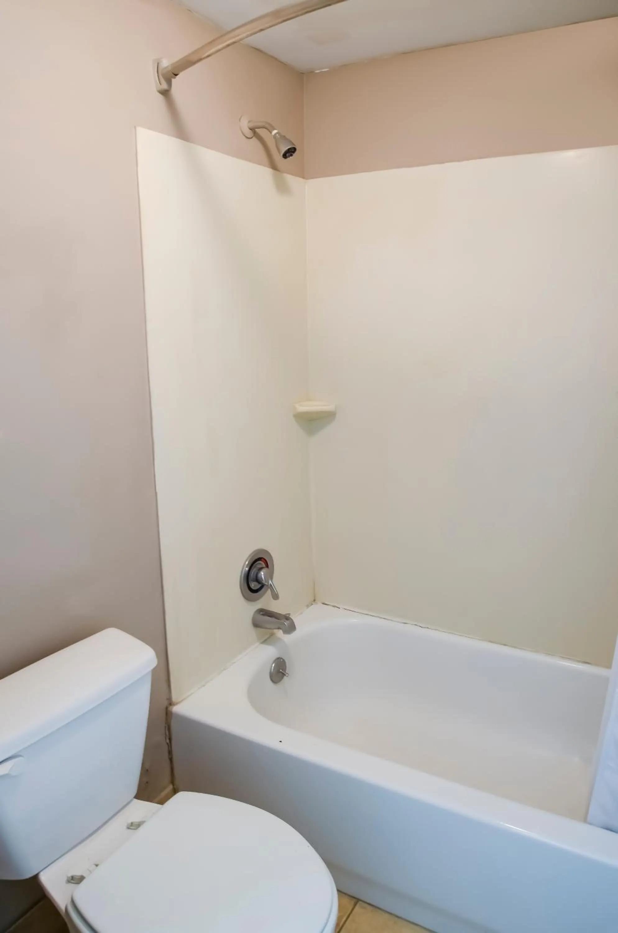 Bedroom in Cypress Inn & Suites Washington by OYO