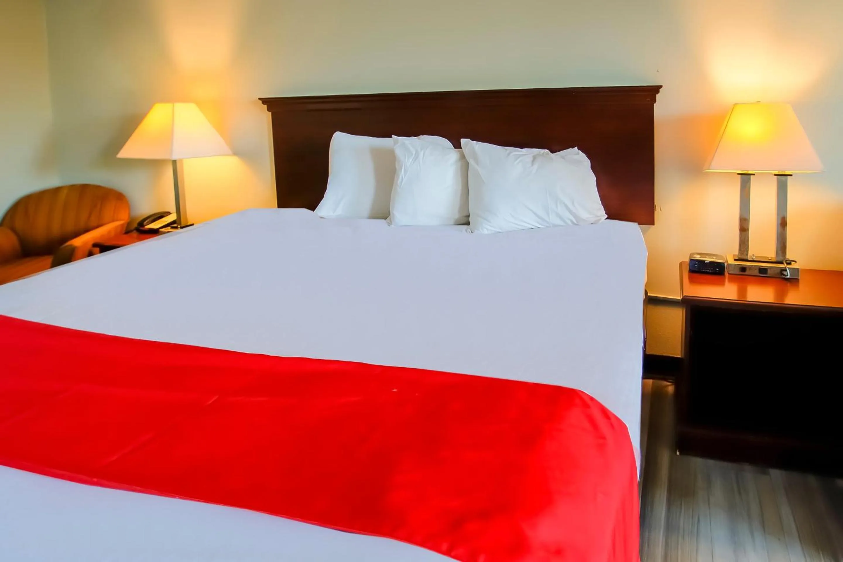 Bedroom, Bed in Cypress Inn & Suites Washington by OYO