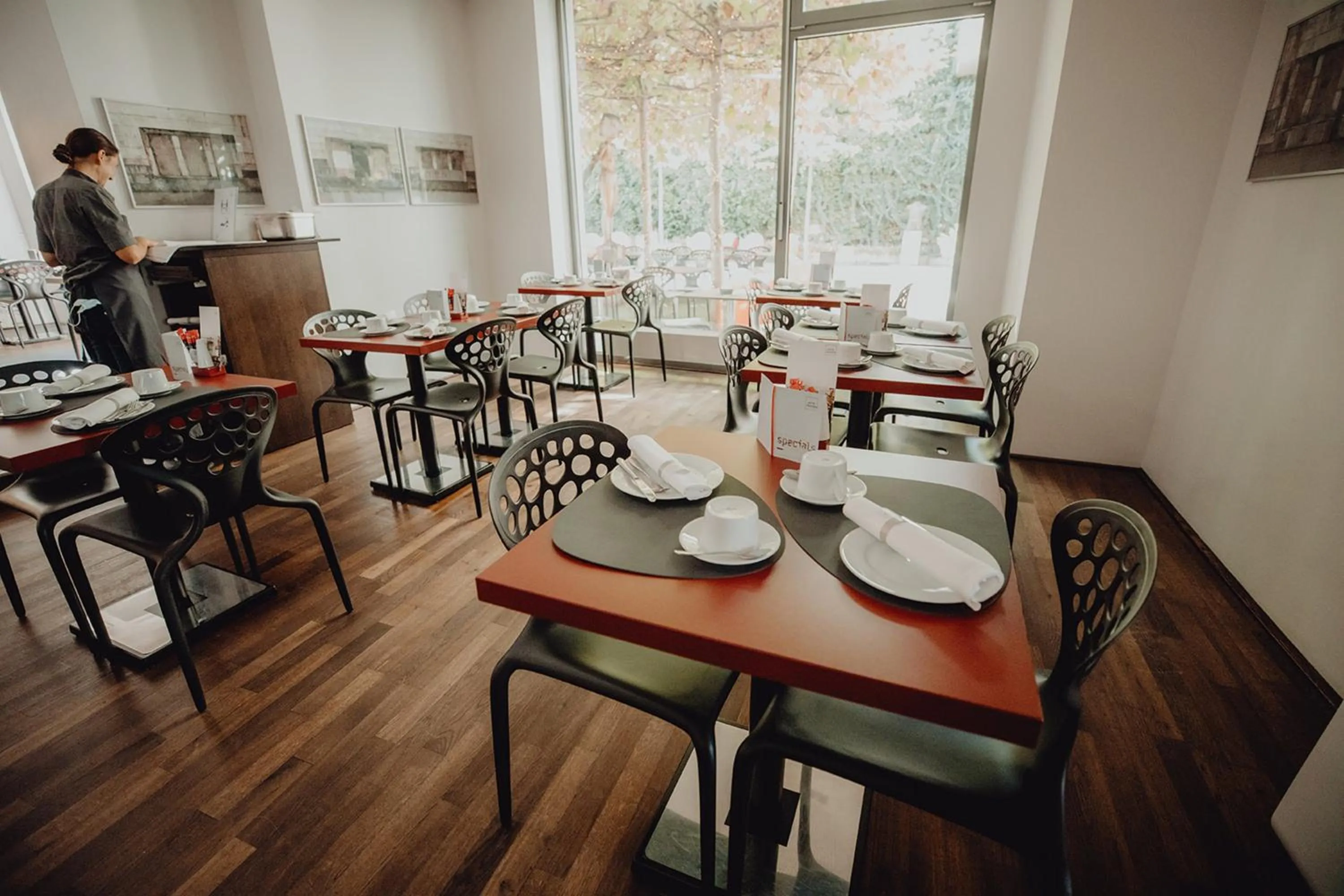 Breakfast in Art & Business Hotel