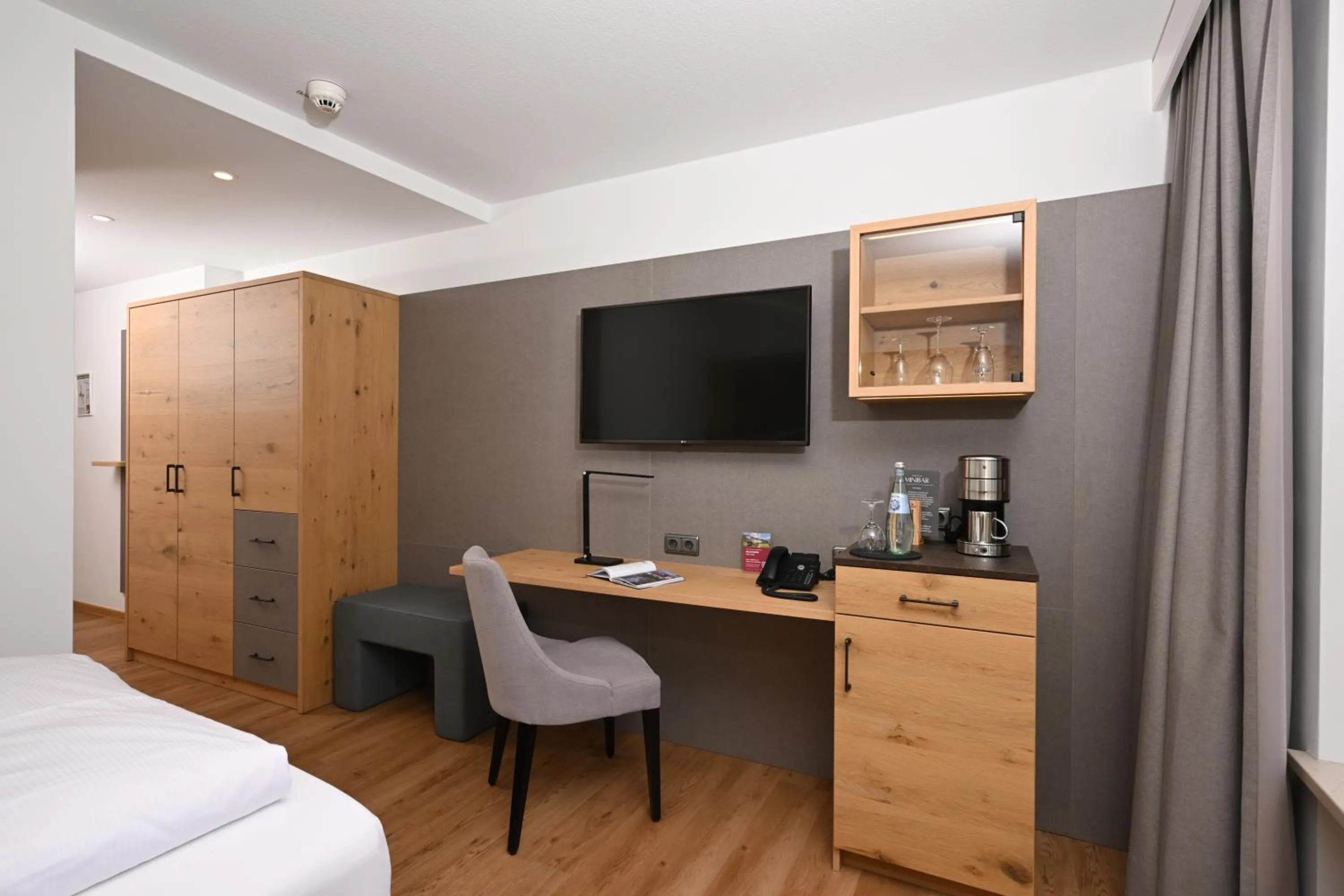 Coffee/tea facilities, Bed in Alpenhof Oberstdorf Hotel & SPA, Signature Collection by BW