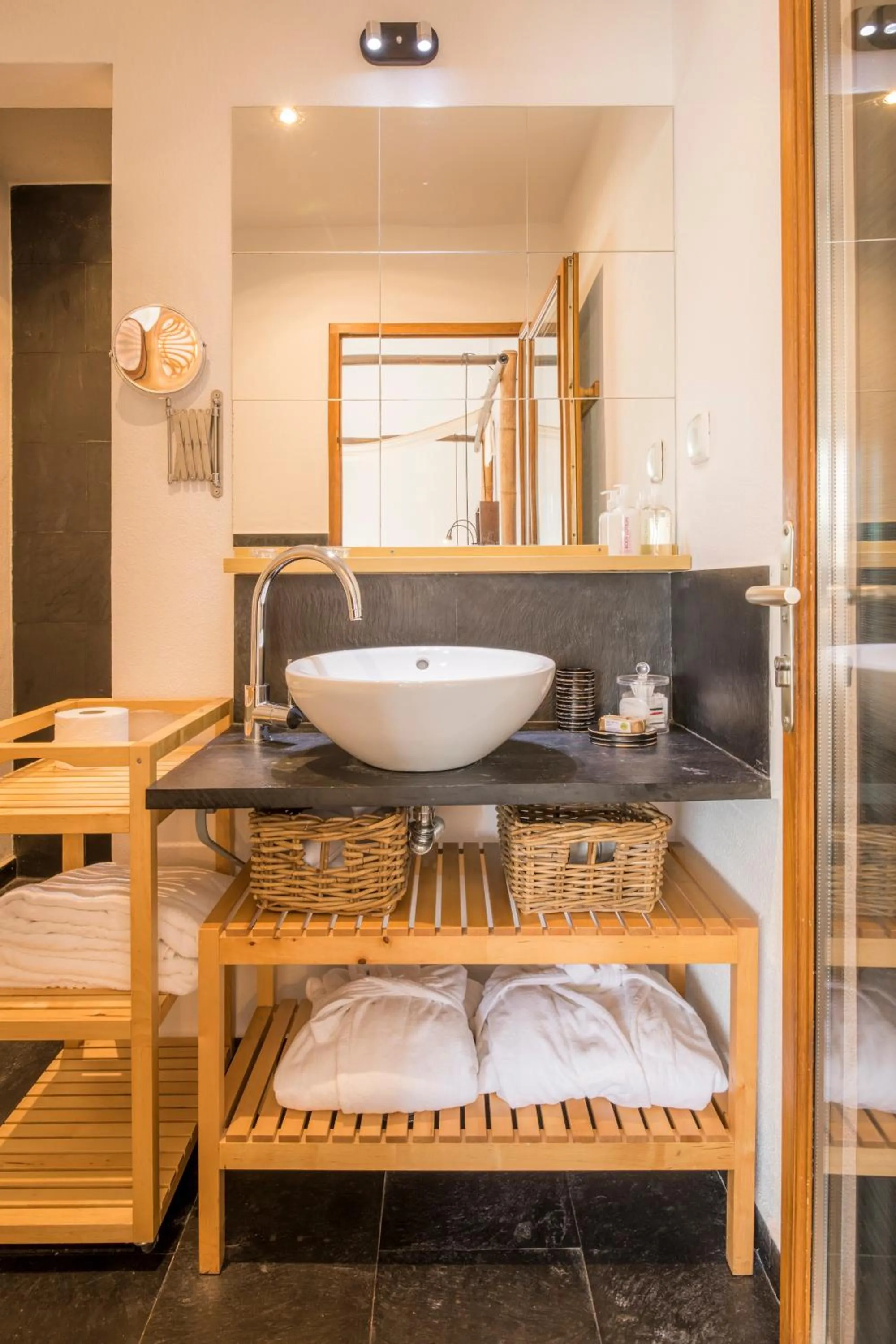 Bathroom, Bed in Herdade Quinta Natura Turismo Rural