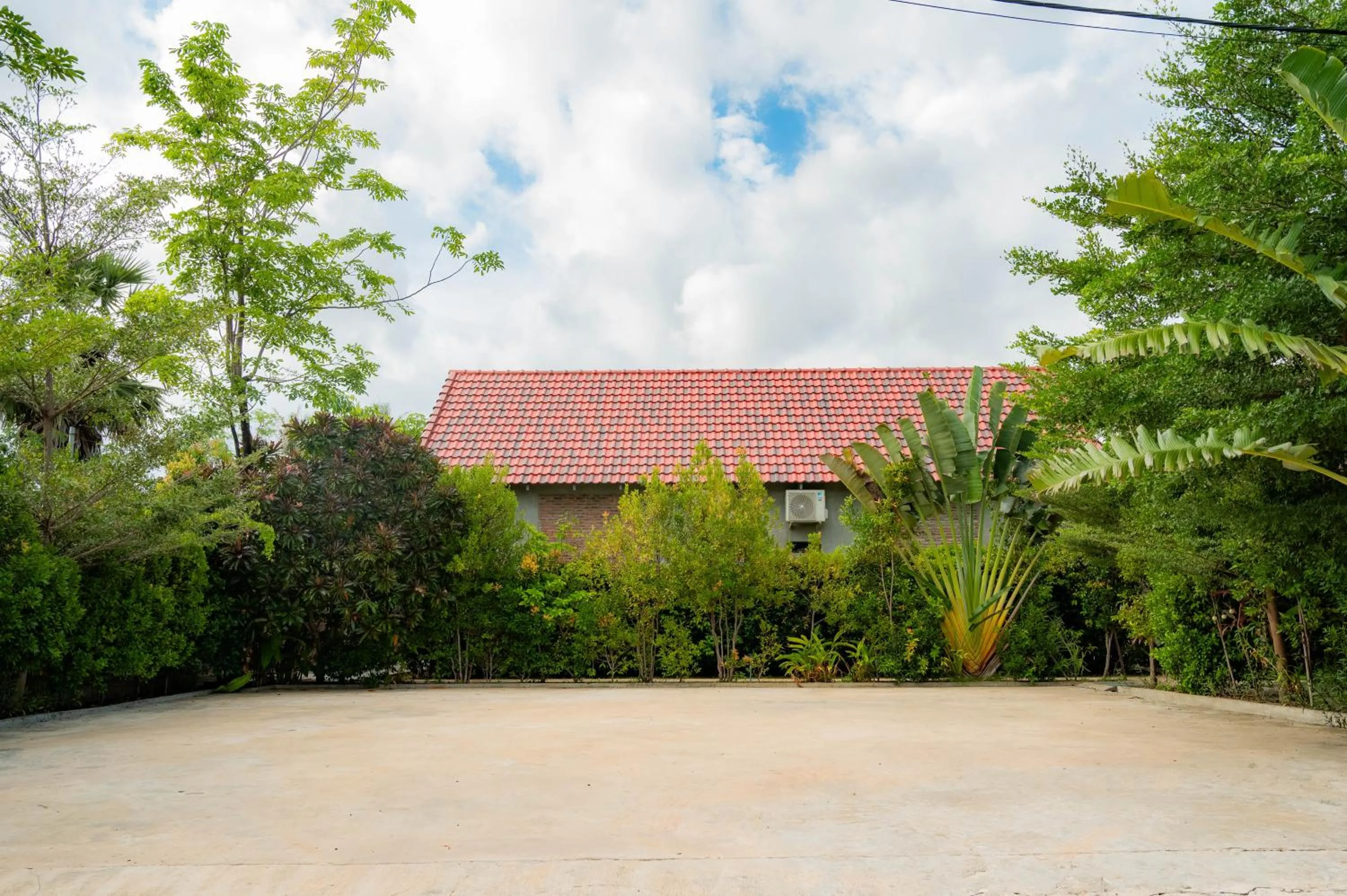 Parking in Kampot Sweet Boutique