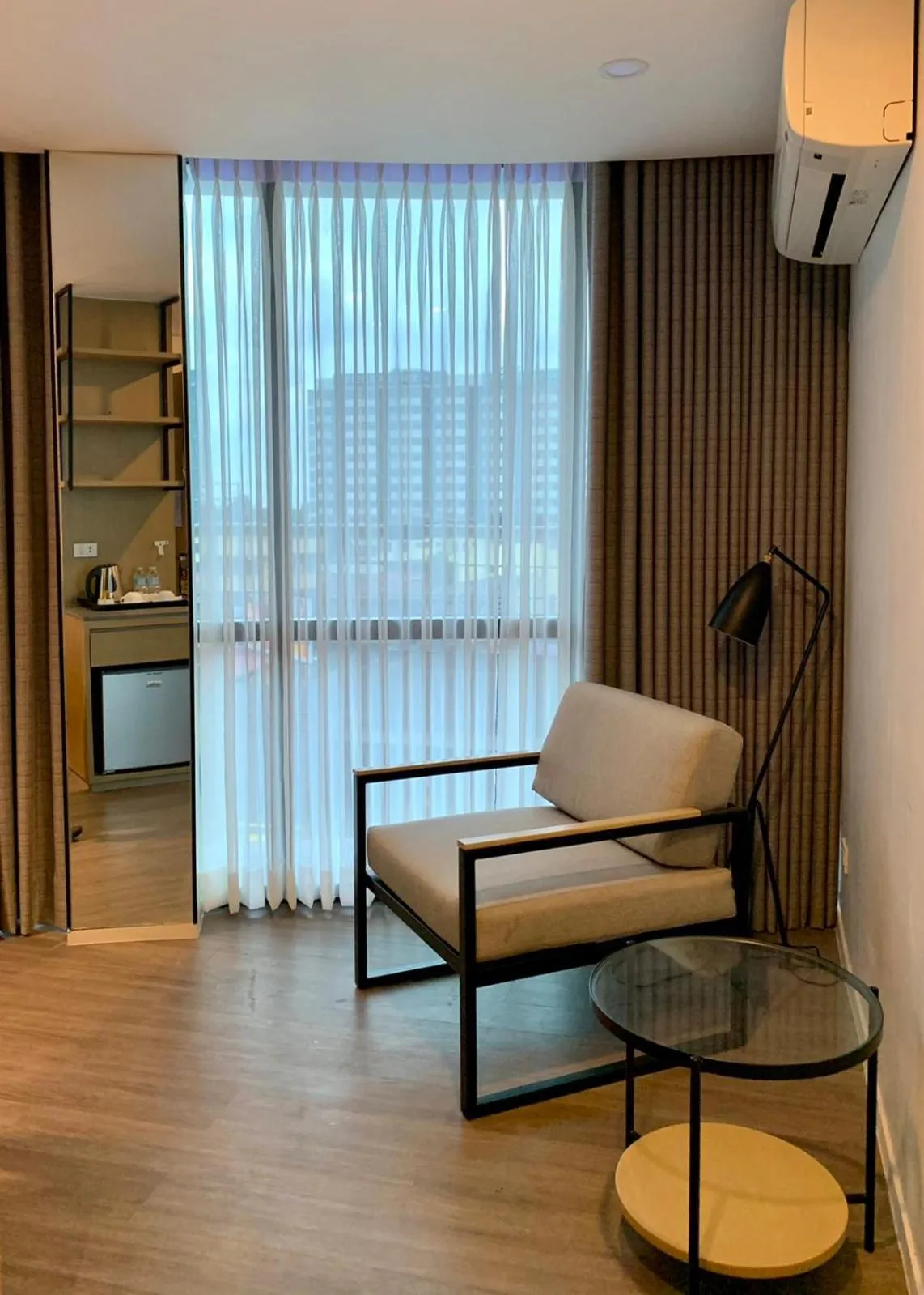 Bedroom in JET Hotel