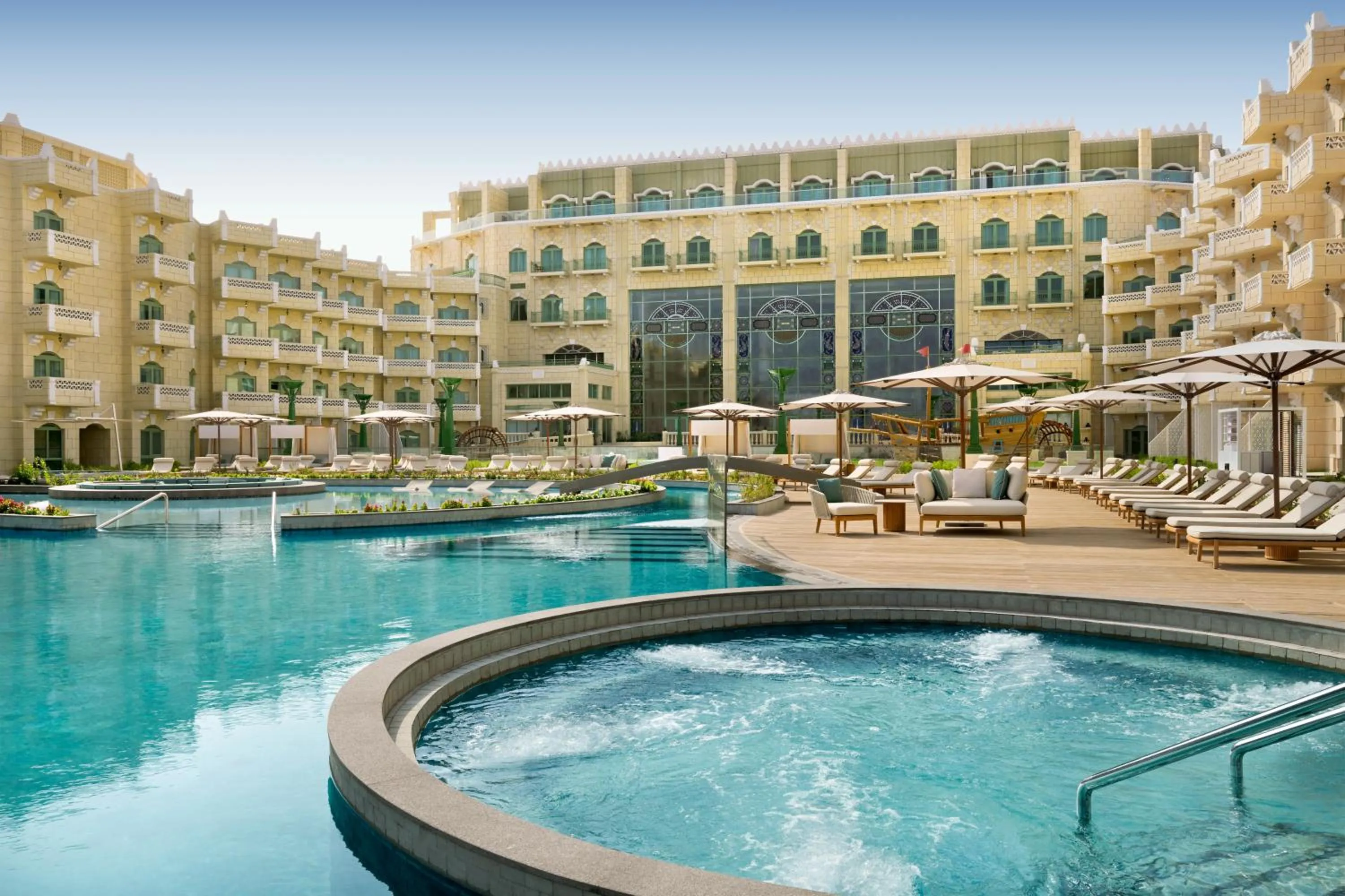 Swimming pool in Grand Hyatt Muscat