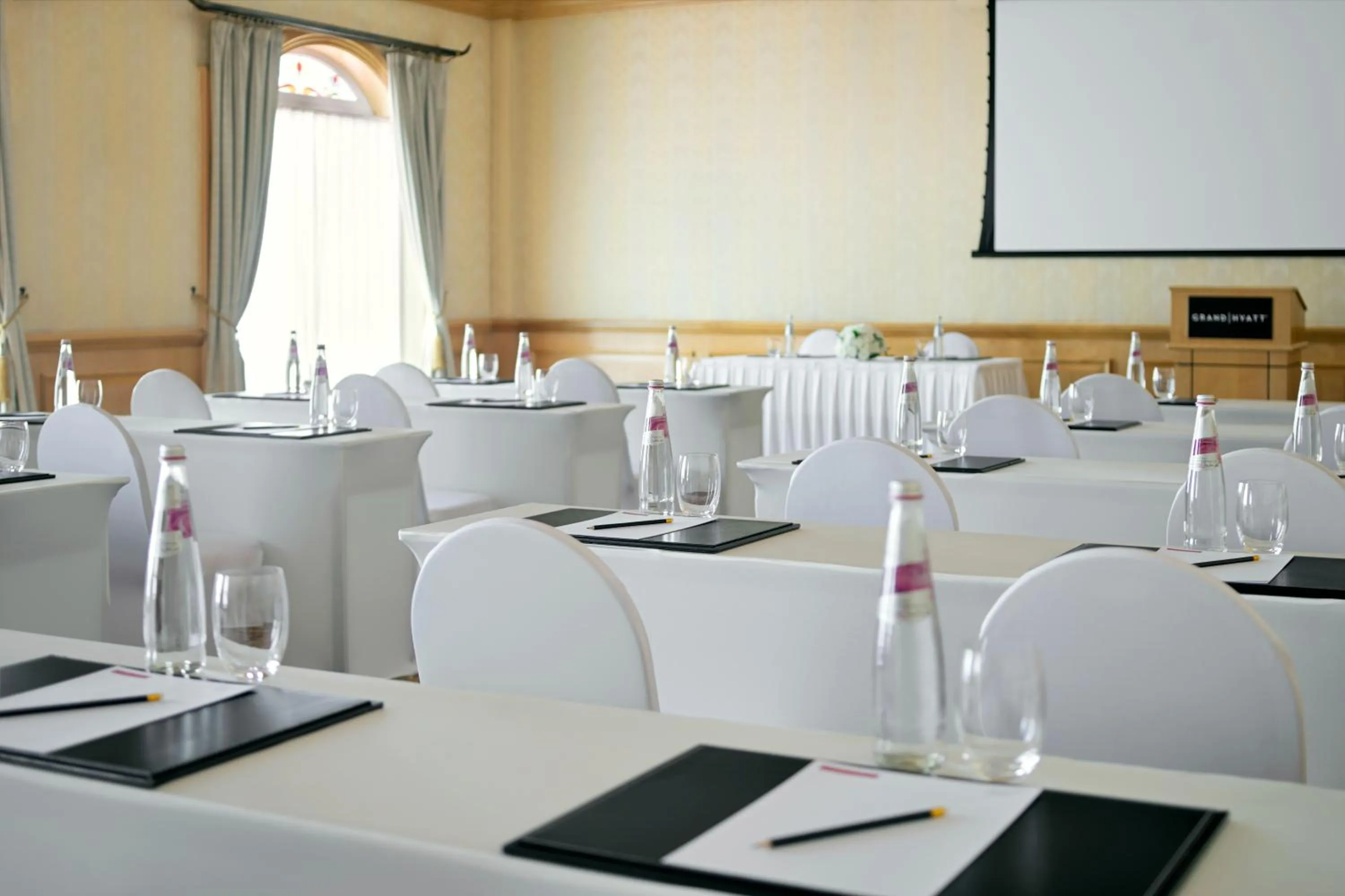 Meeting/conference room in Grand Hyatt Muscat