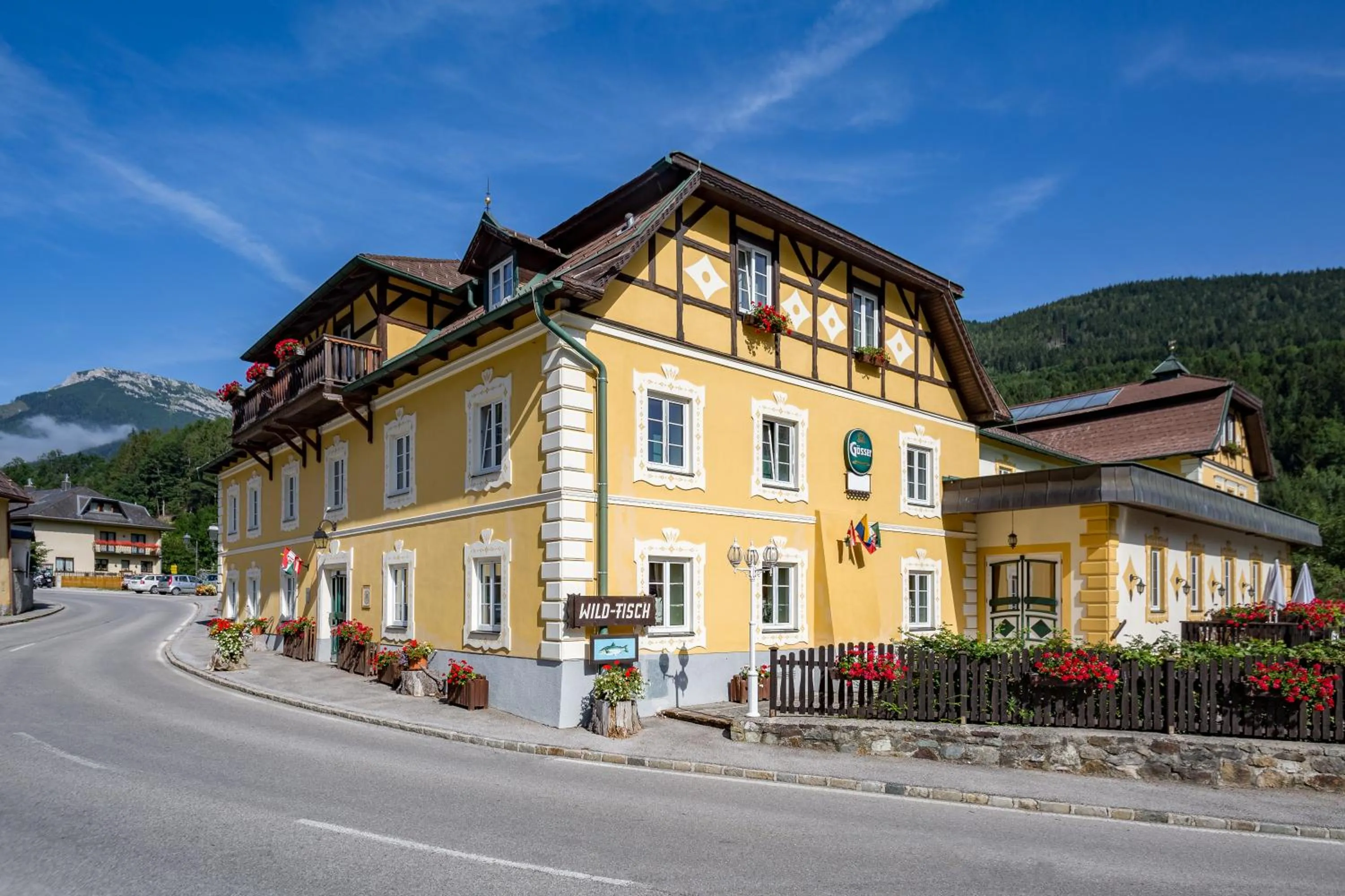 Property building in Scharfegger's Raxalpenhof - Zuhause am Land
