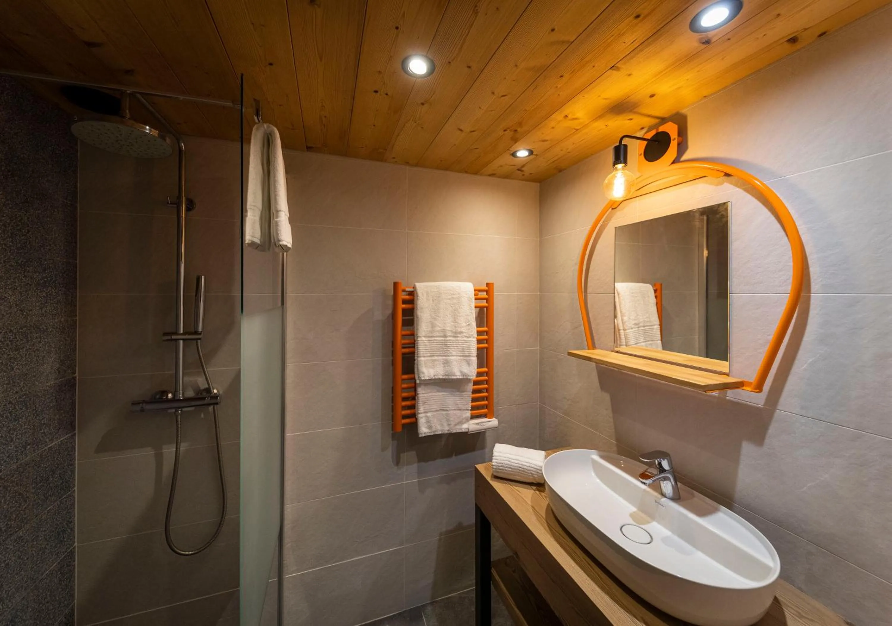 Bathroom in Hotel Base Camp Lodge - Les 2 Alpes
