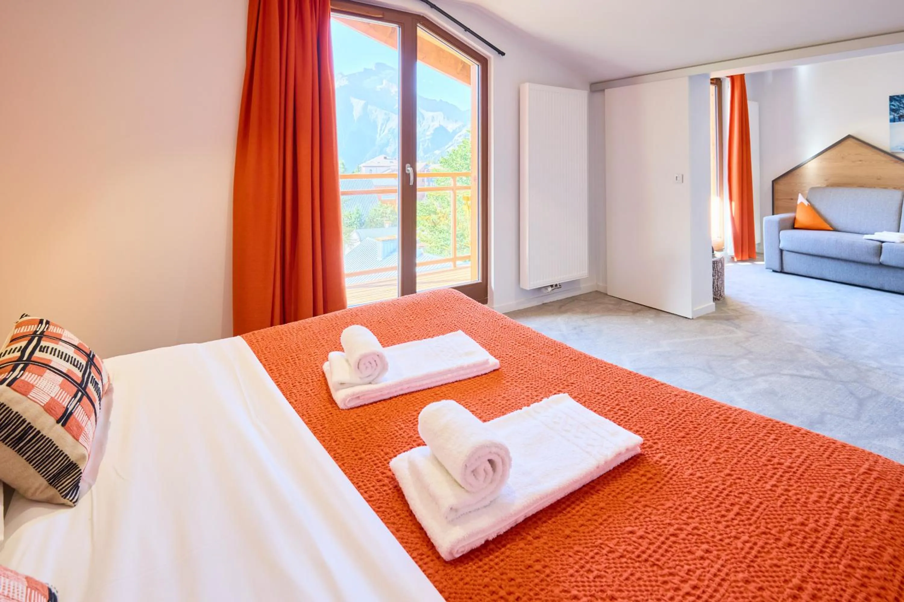 Photo of the whole room, Bed in Hotel Base Camp Lodge - Les 2 Alpes