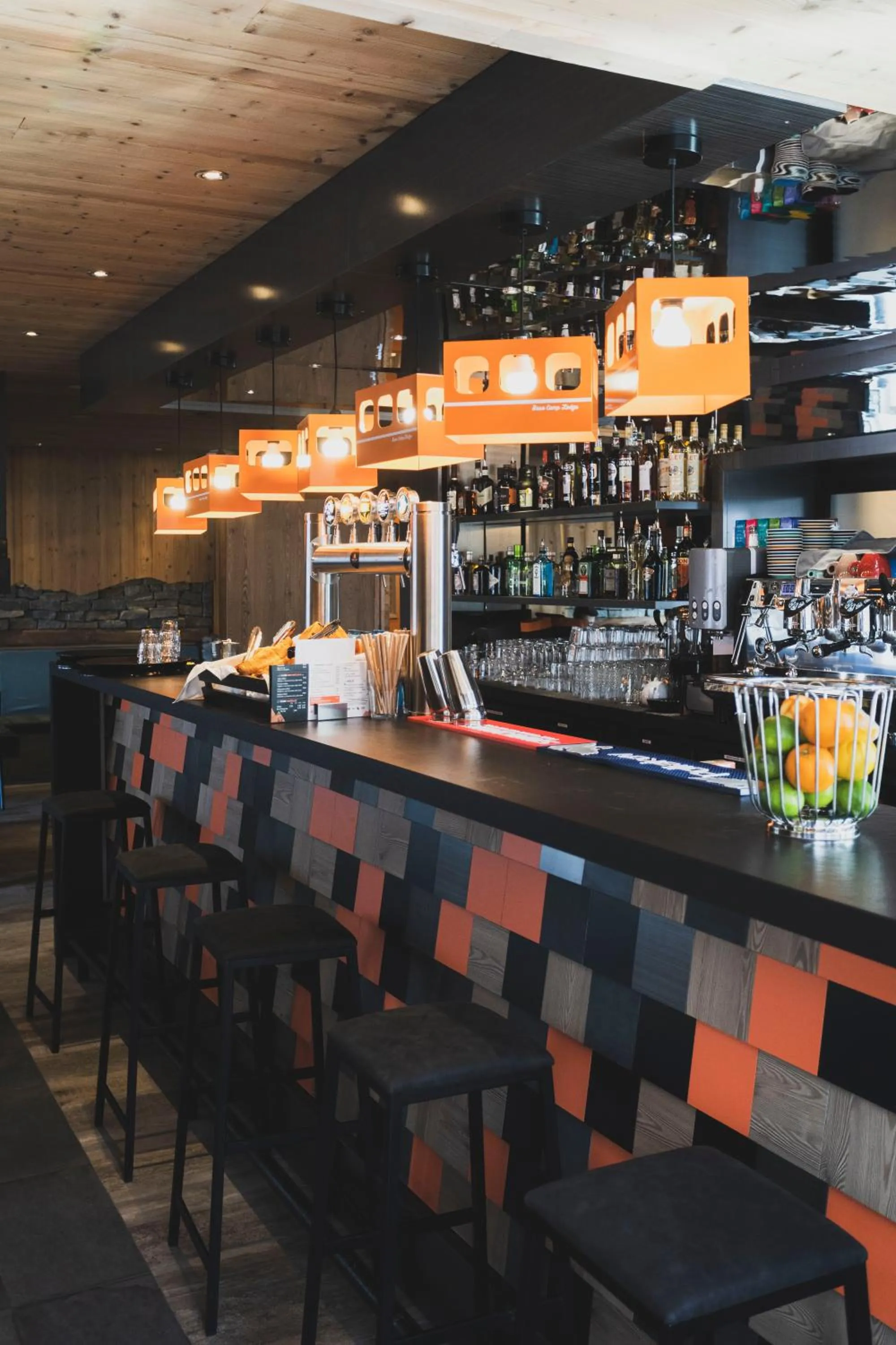 Lounge or bar in Hotel Base Camp Lodge - Les 2 Alpes