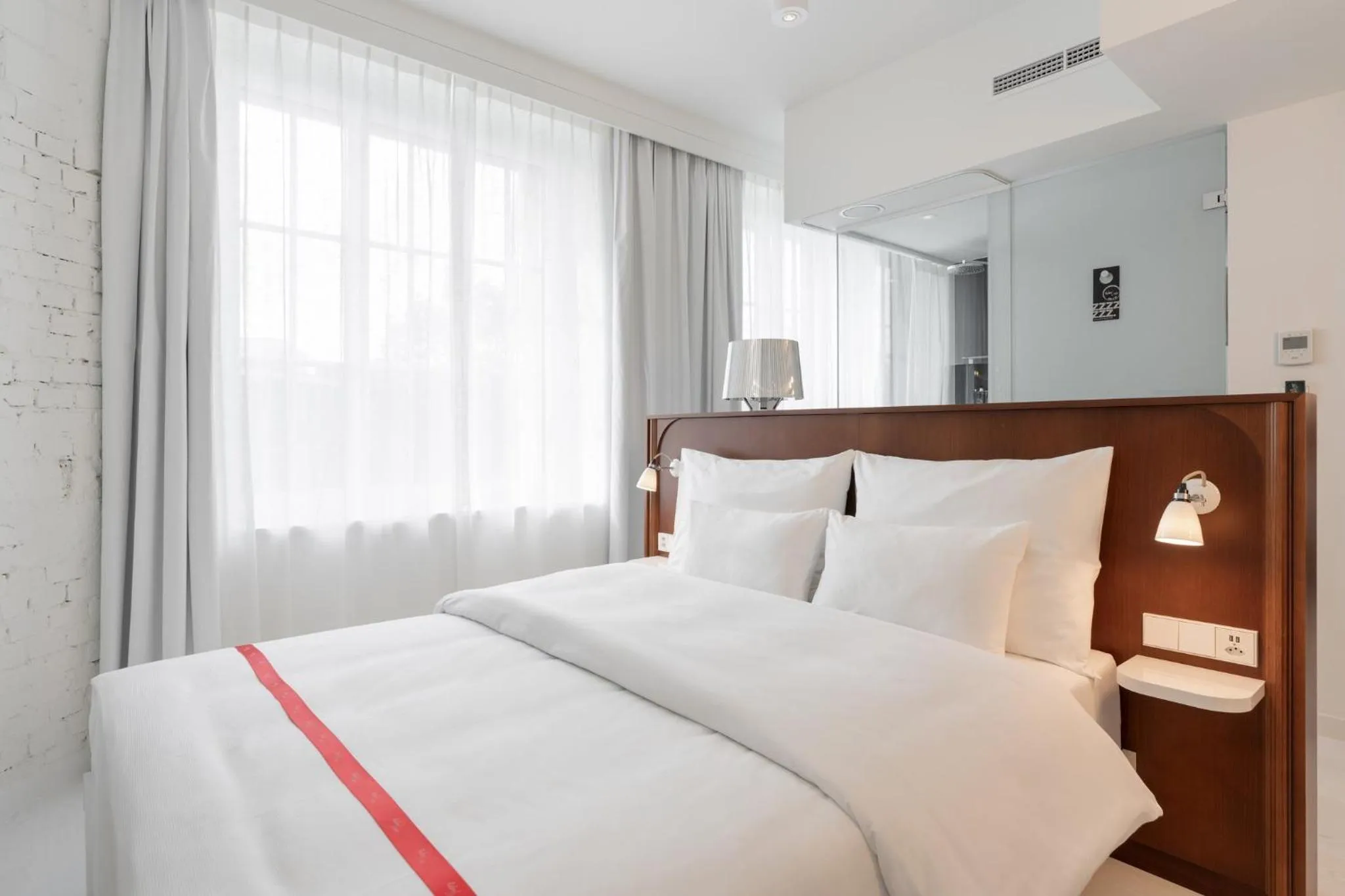 Photo of the whole room, Bed in Ruby Mimi Hotel Zurich