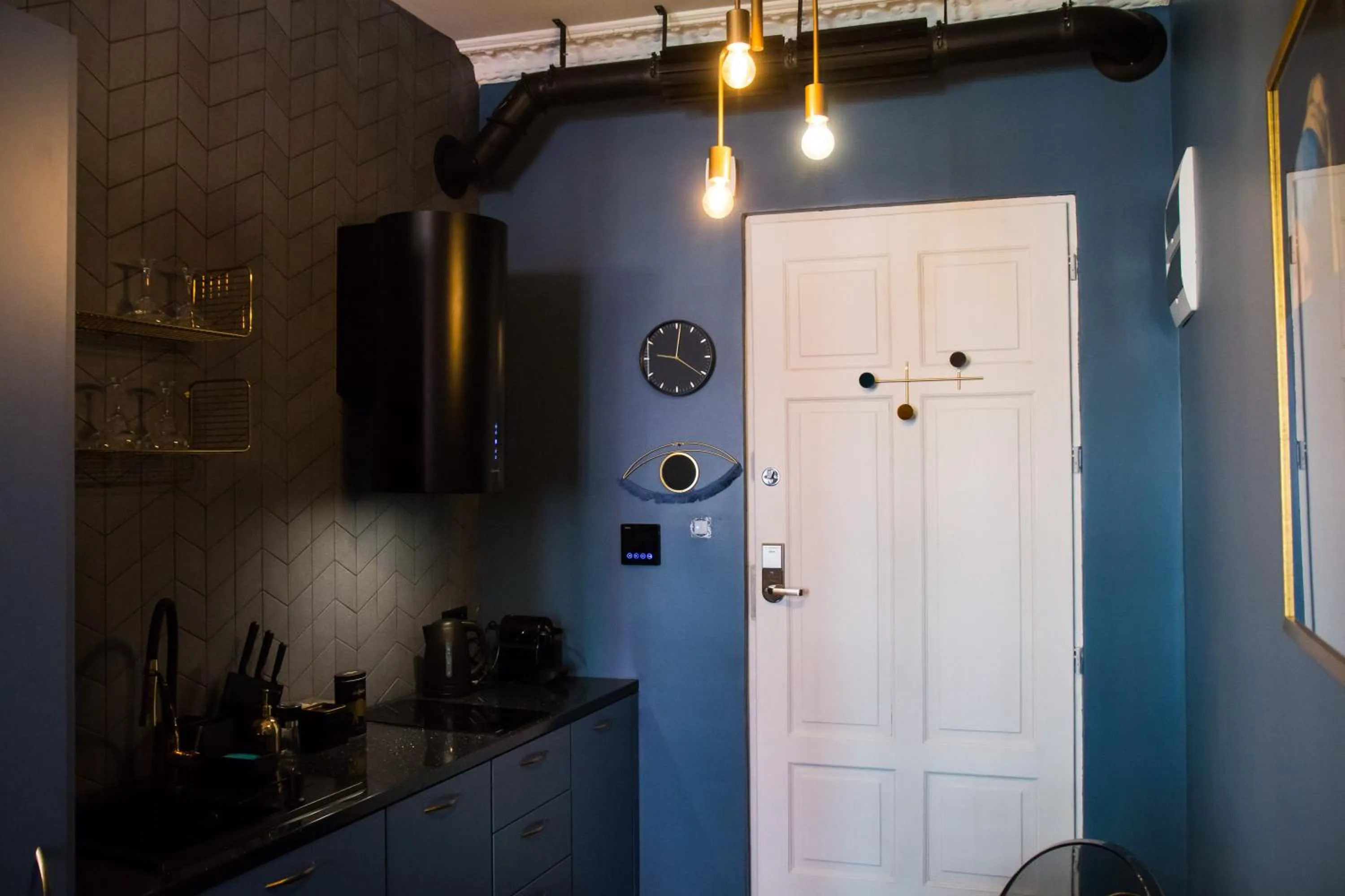 Kitchen or kitchenette in Mona Lisa by Rentoom