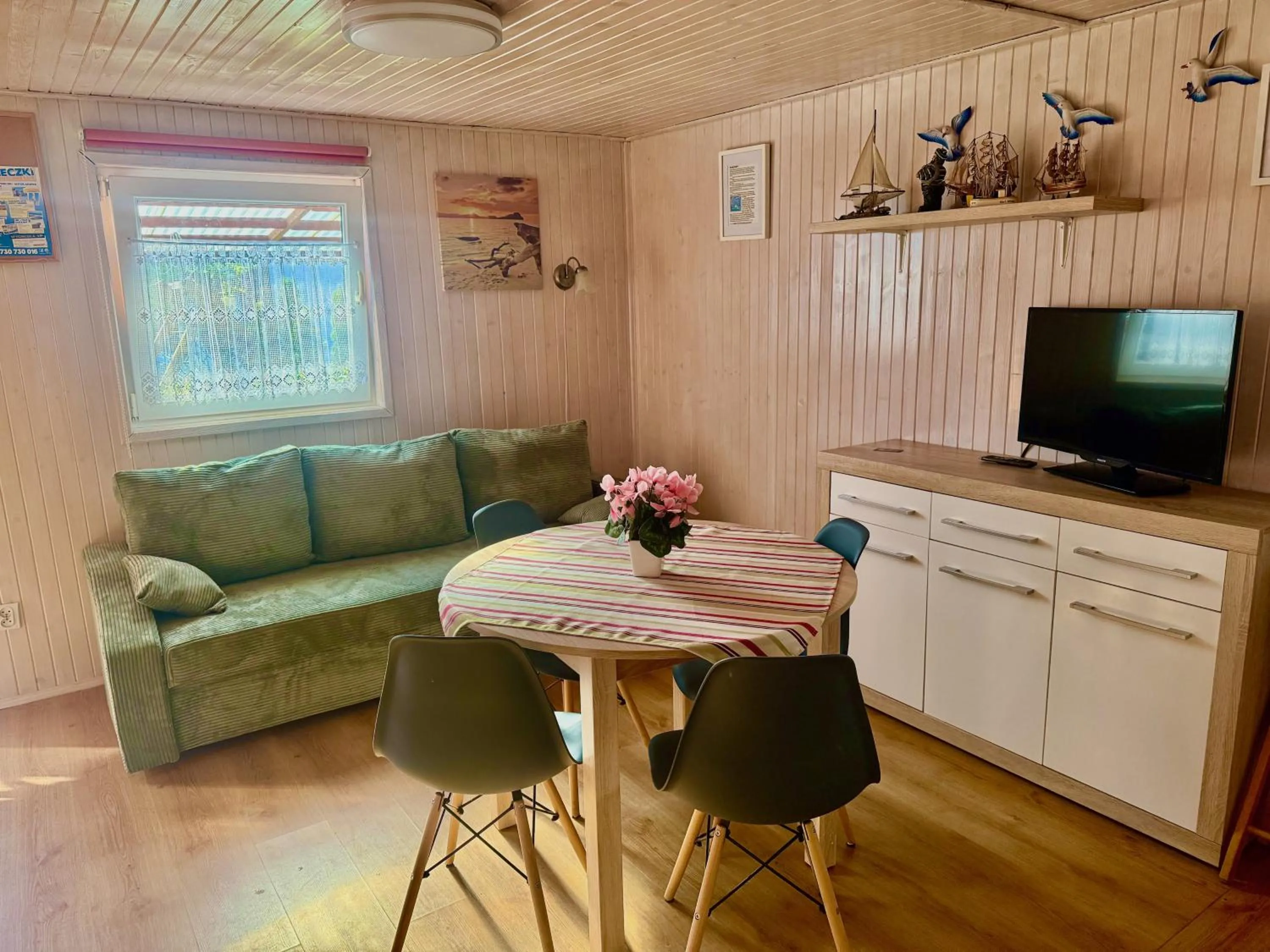 Communal lounge/ TV room in Domek letniskowy -Władysławowo