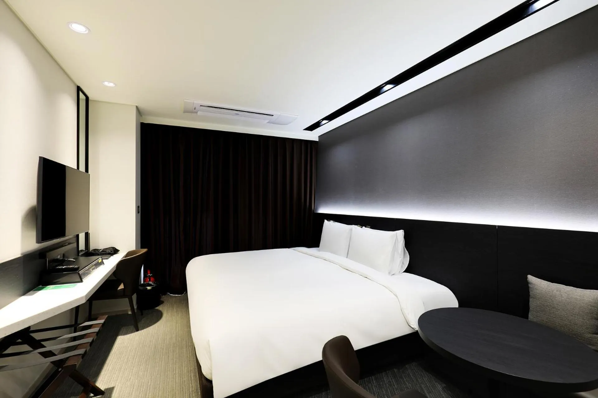 Decorative detail in Kintex by K-tree