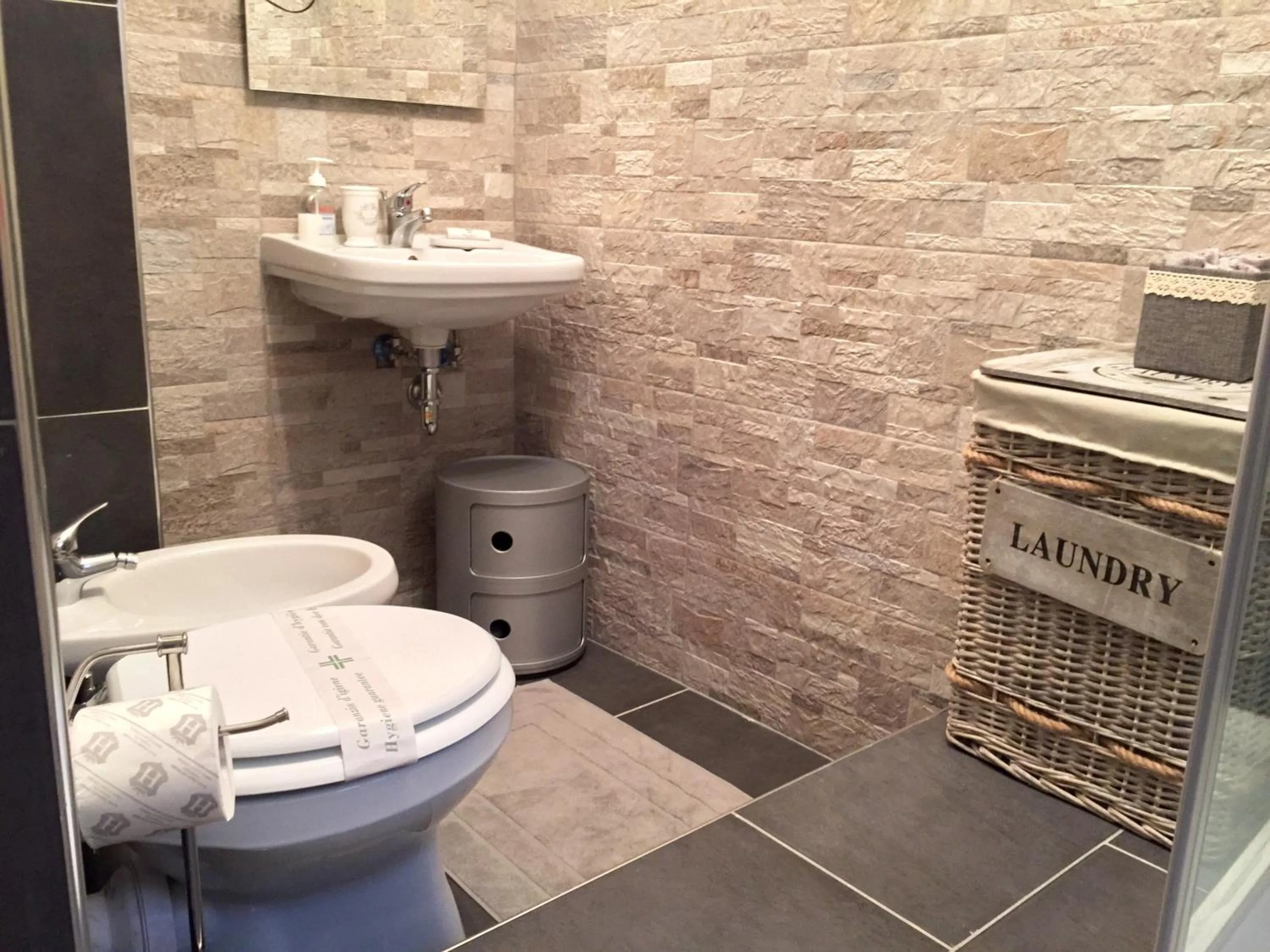 Bathroom in Navona Open Space Apartments