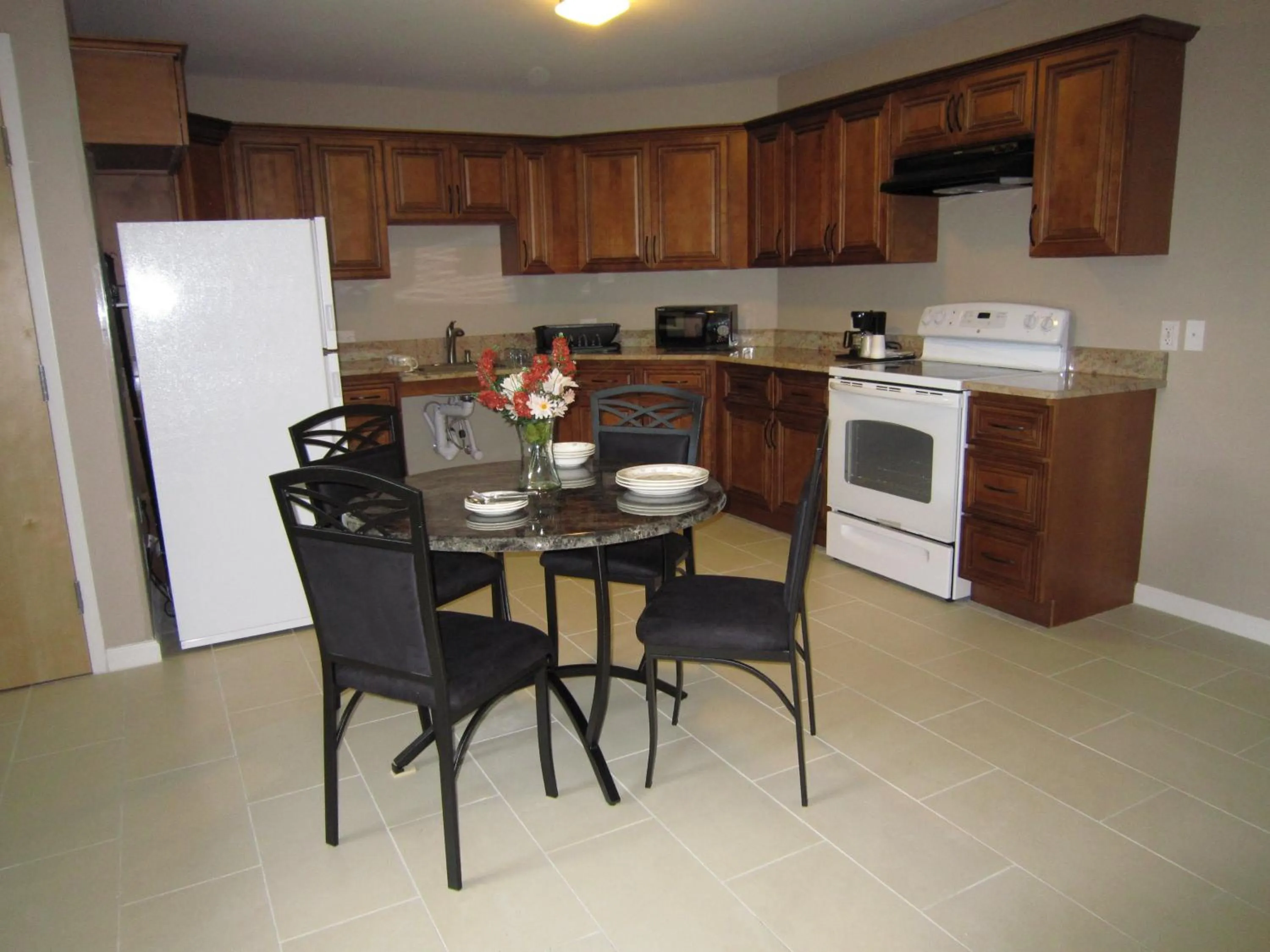 Dining area in Red Carpet Inn and Suites Monmouth Junction
